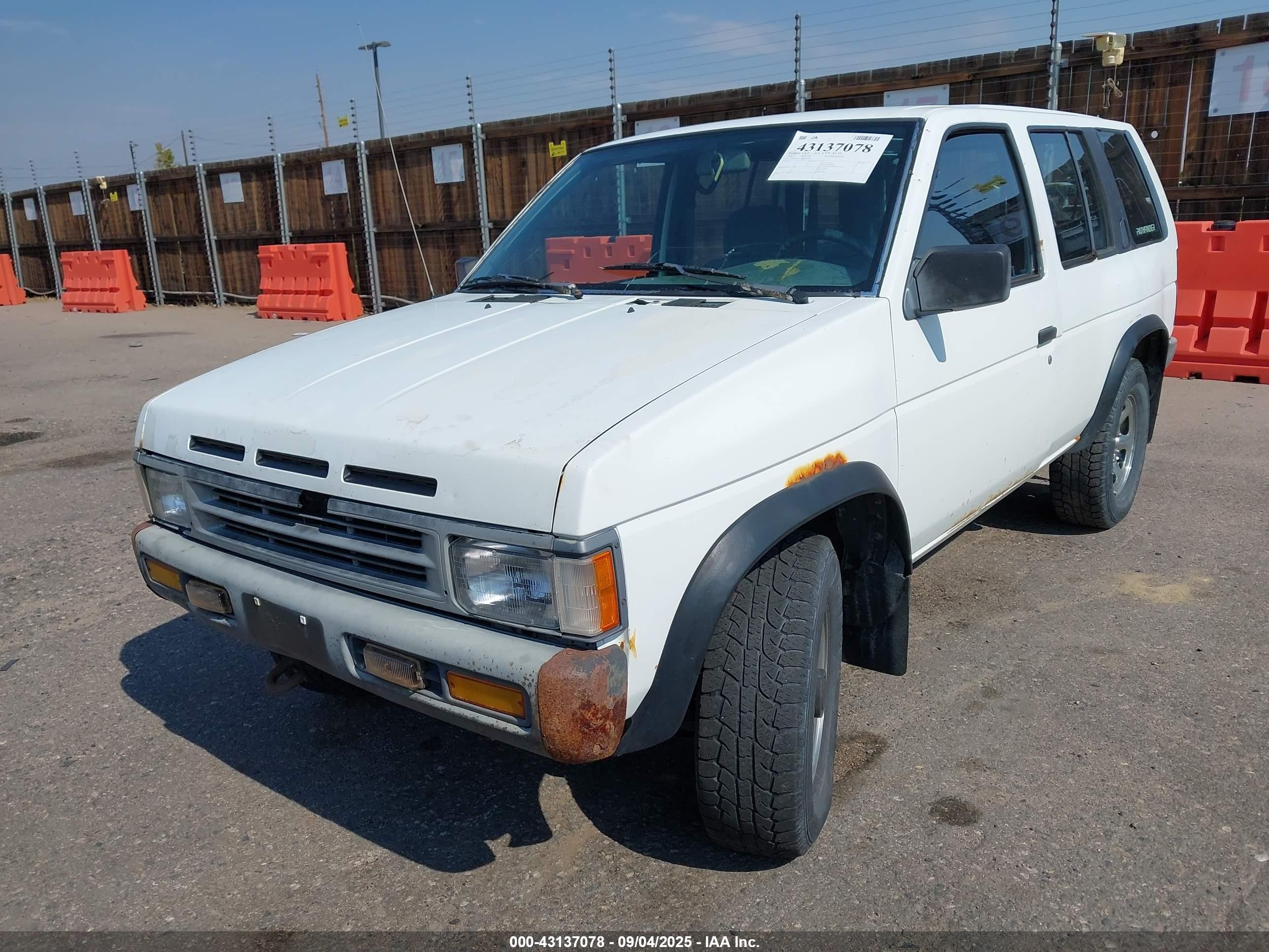 1995 Nissan Pathfinder Le/se/xe White vin: JN8HD17Y5SW029376