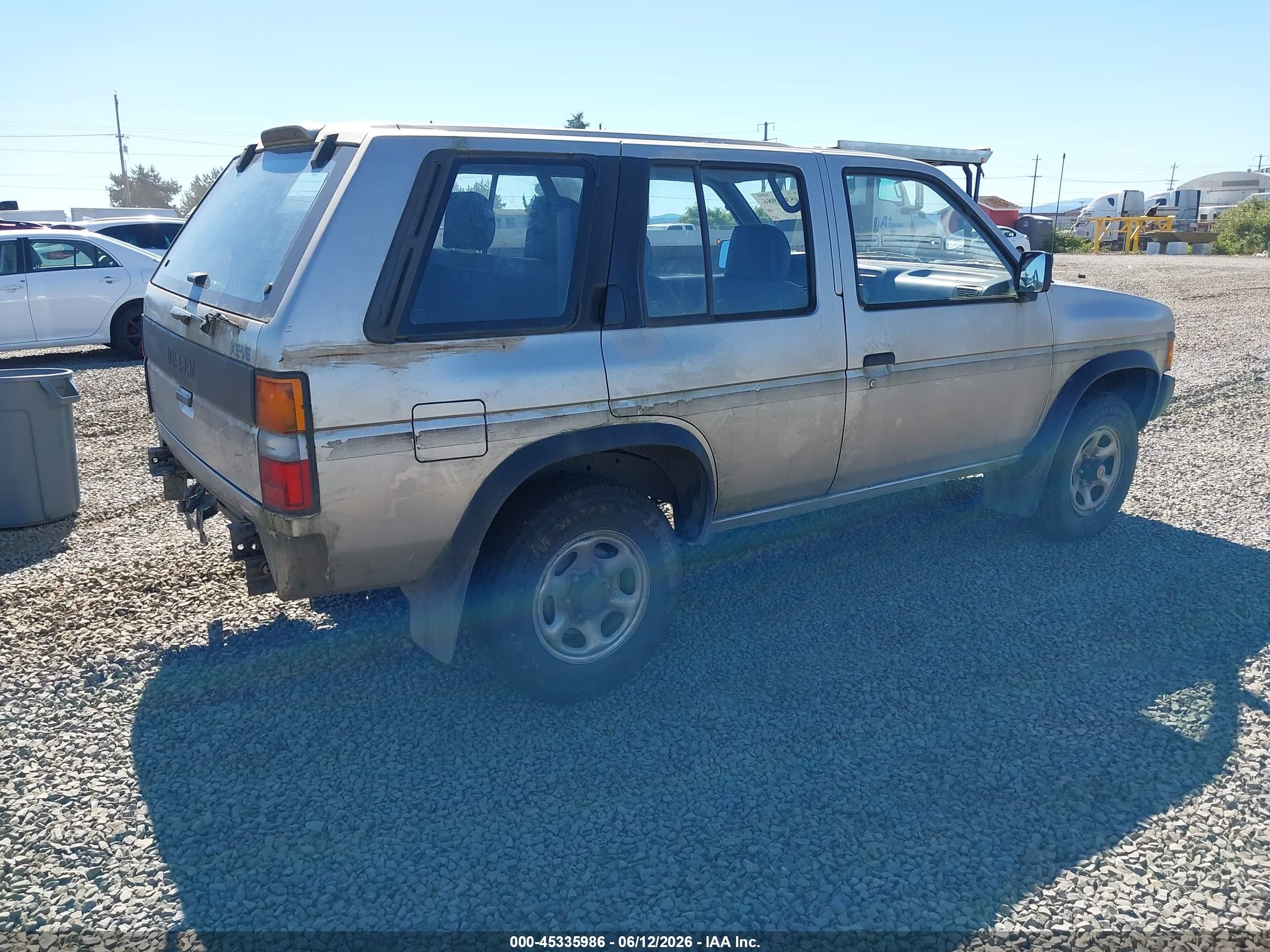 1994 Nissan Pathfinder Le/se/xe Silver vin: JN8HD17Y6RW202784
