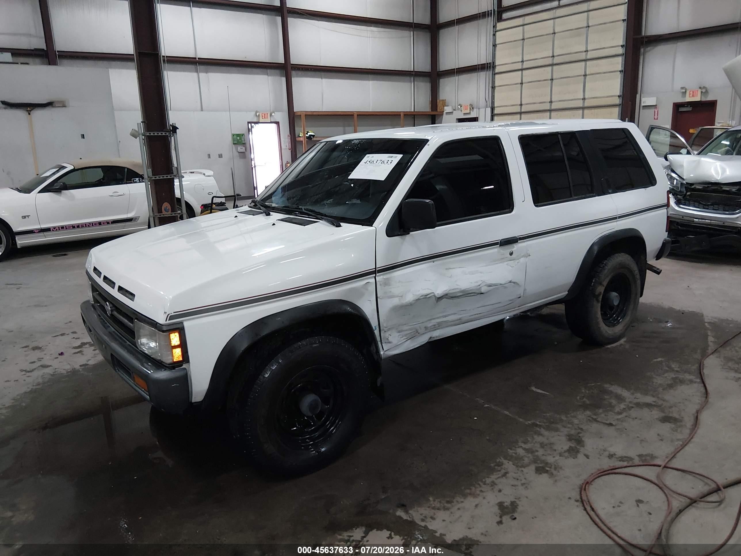 1994 Nissan Pathfinder Le/se/xe White vin: JN8HD17Y6RW228804