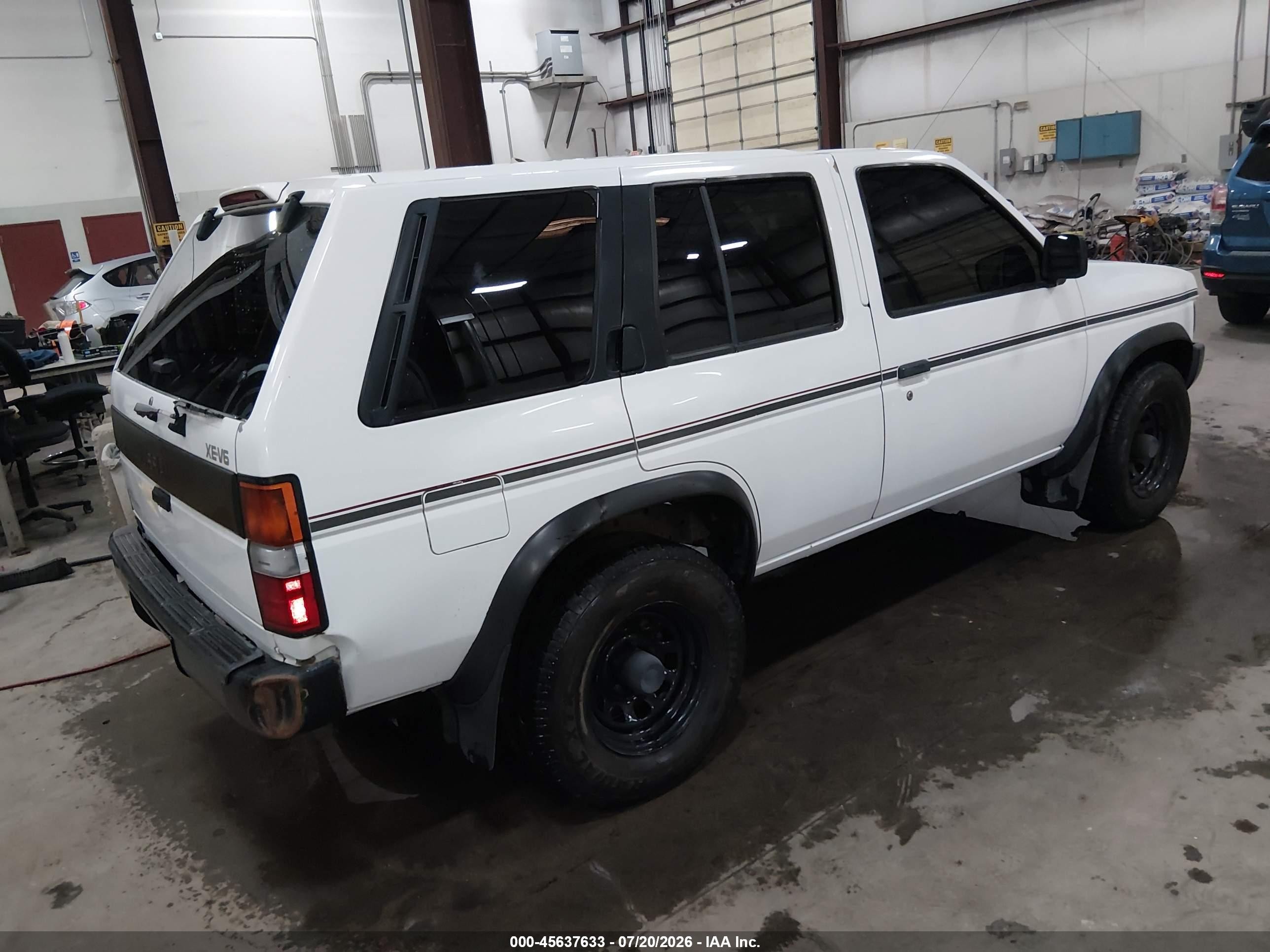 1994 Nissan Pathfinder Le/se/xe White vin: JN8HD17Y6RW228804