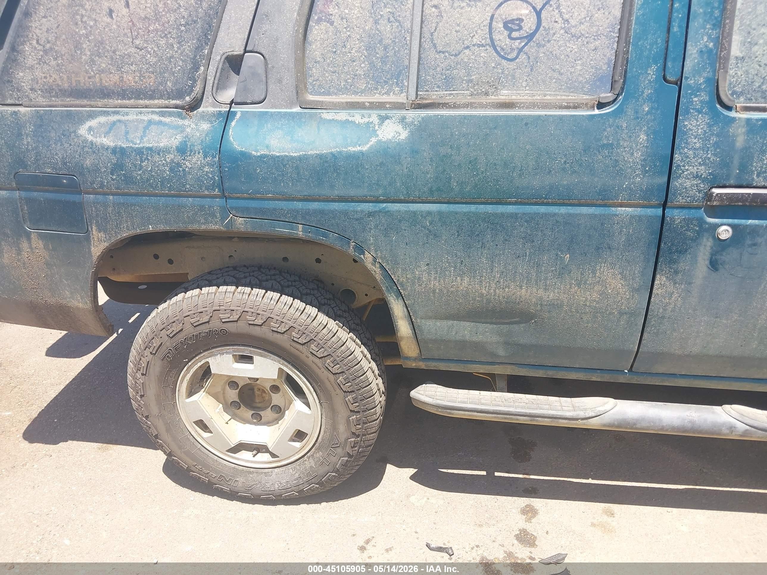 1995 Nissan Pathfinder Le/se/xe Green vin: JN8HD17Y7SW016810