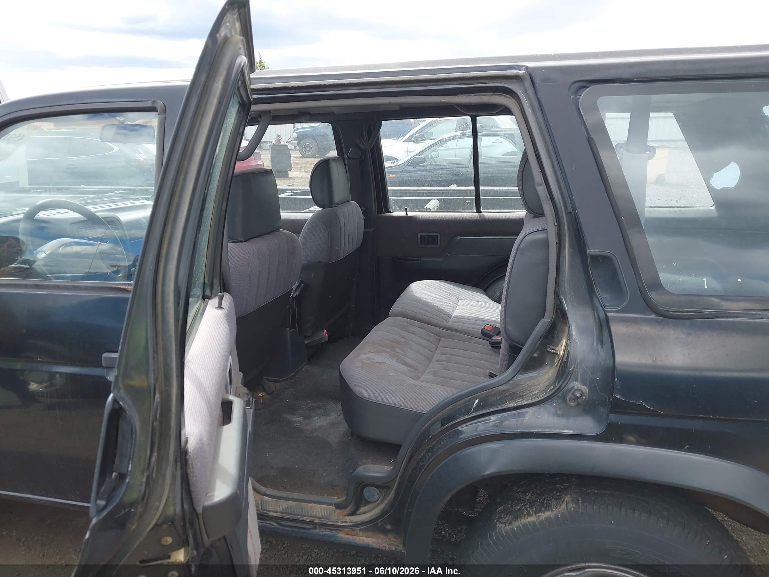 1994 Nissan Pathfinder Le/se/xe Black vin: JN8HD17Y9RW229512