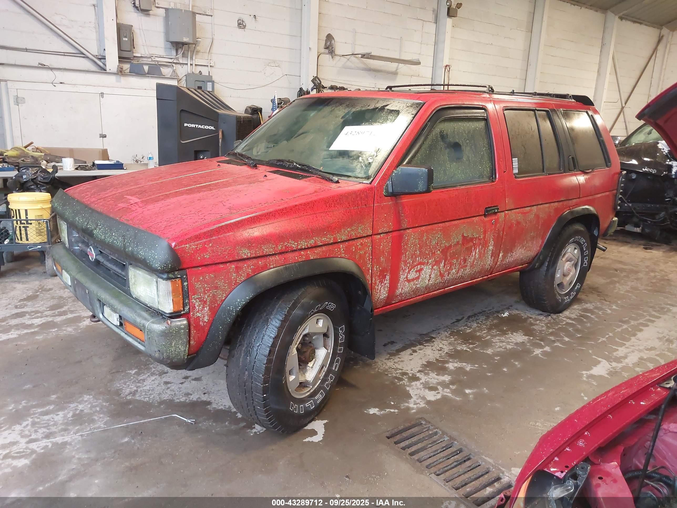 1995 Nissan Pathfinder Le/se/xe Red vin: JN8HD17Y9SW035519