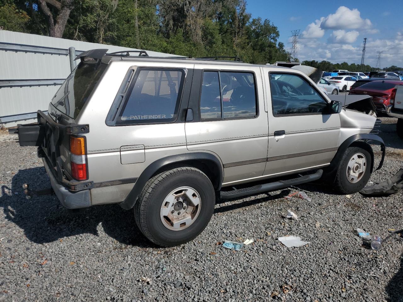 1995 Nissan Pathfinder Le Silver vin: JN8HD17Y9SW054099