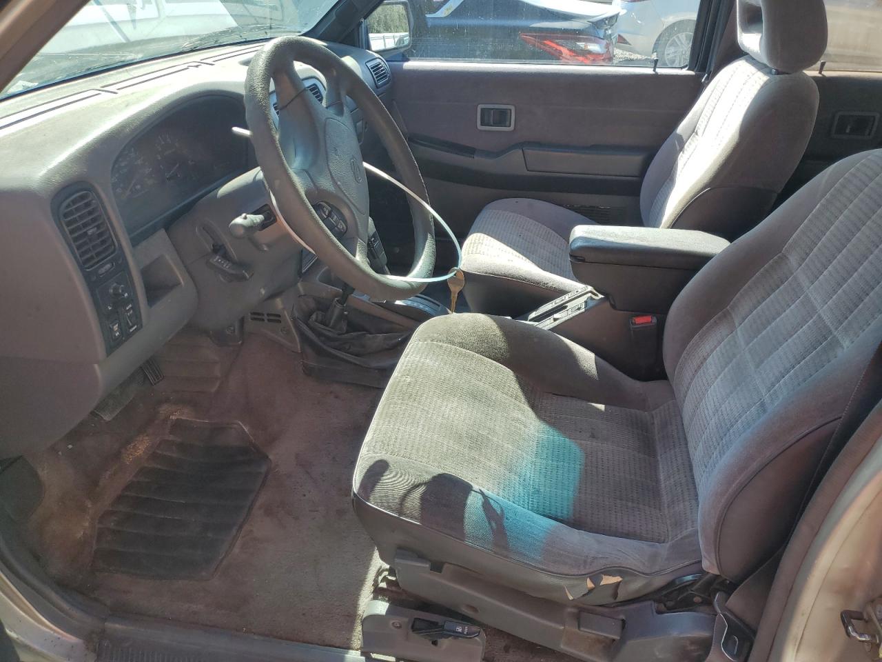 1995 Nissan Pathfinder Le Silver vin: JN8HD17Y9SW054099