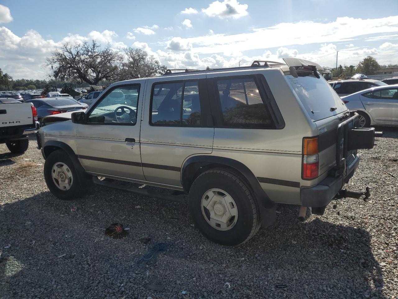 1995 Nissan Pathfinder Le Silver vin: JN8HD17Y9SW054099
