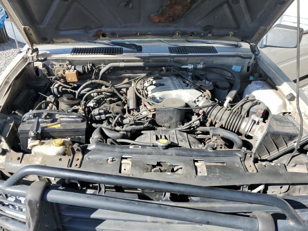 1995 Nissan Pathfinder Le Silver vin: JN8HD17Y9SW054099