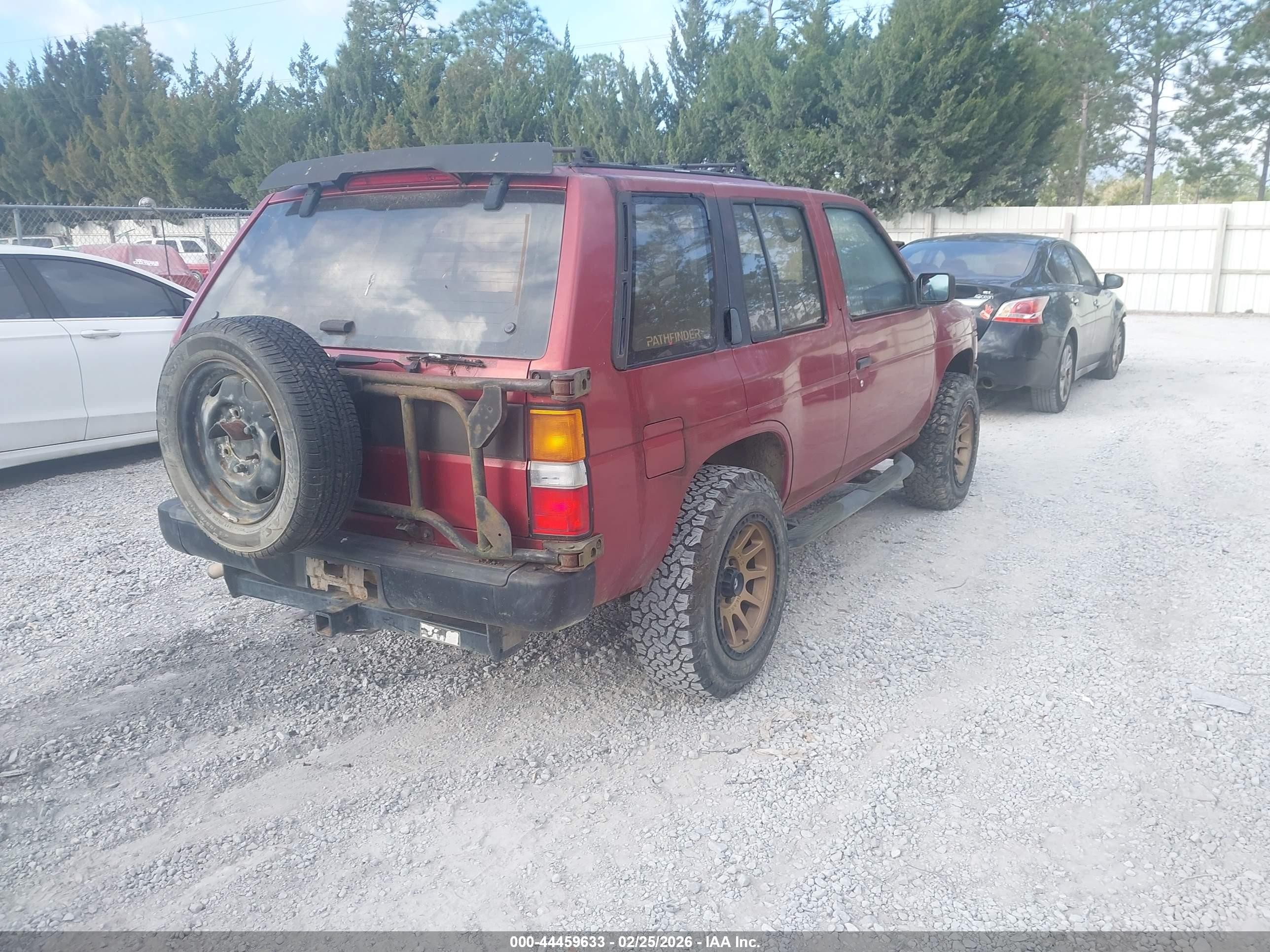1995 Nissan Pathfinder Le/se/xe Red vin: JN8HD17Y9SW063790