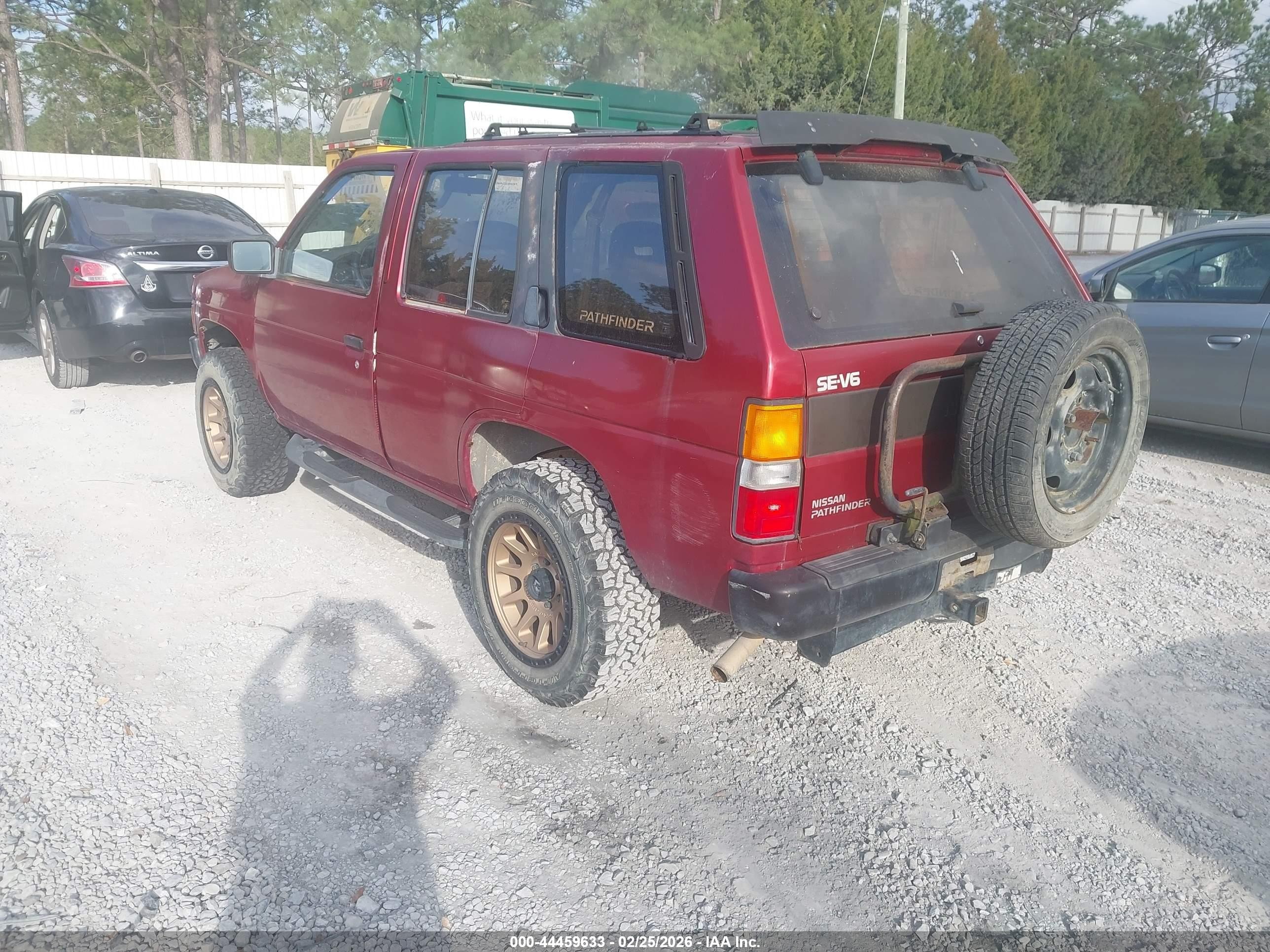 1995 Nissan Pathfinder Le/se/xe Red vin: JN8HD17Y9SW063790
