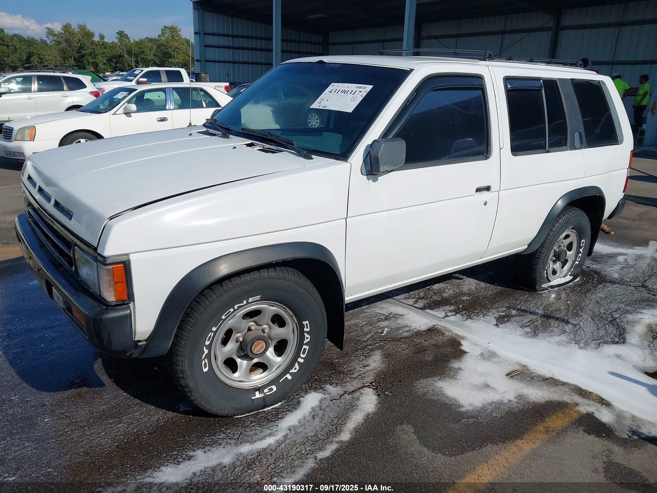 1994 Nissan Pathfinder Le/se/xe White vin: JN8HD17YXRW201458