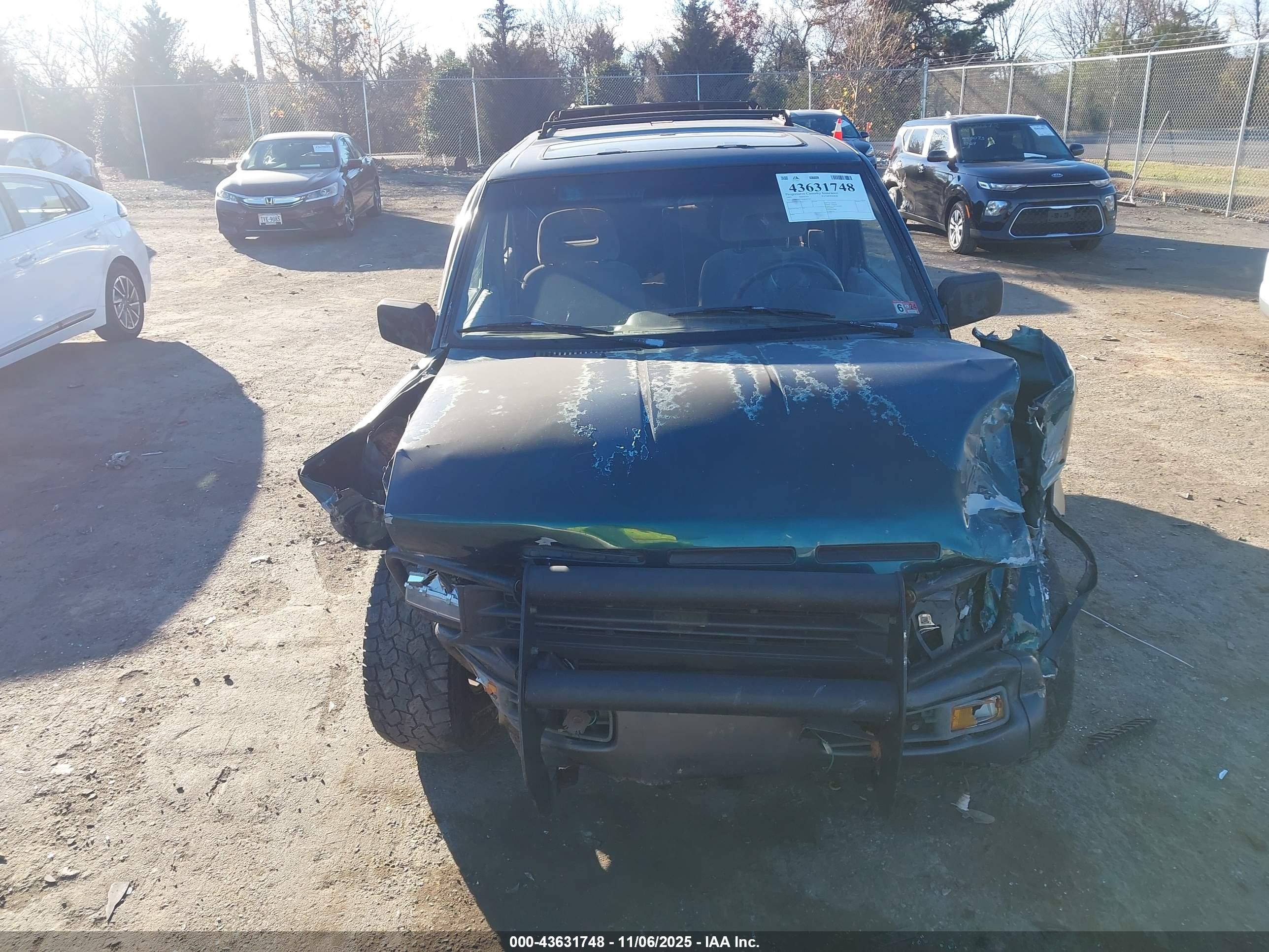 1995 Nissan Pathfinder Le/se/xe Green vin: JN8HD17YXSW067301