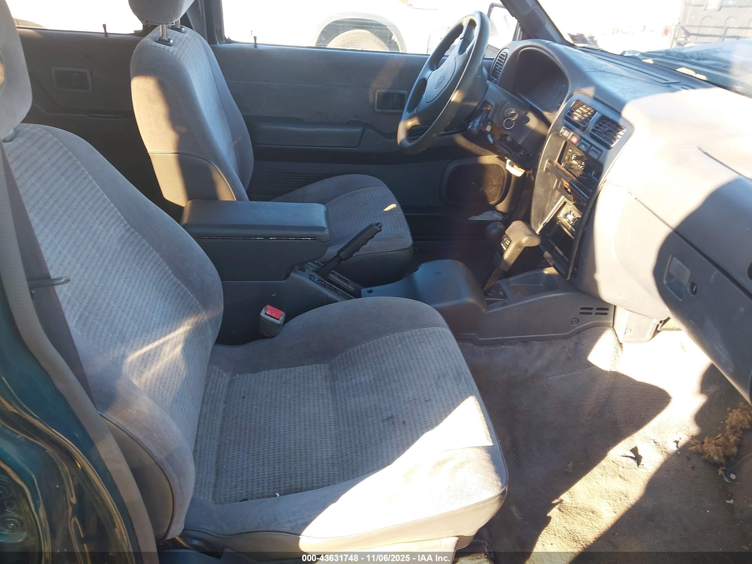 1995 Nissan Pathfinder Le/se/xe Green vin: JN8HD17YXSW067301
