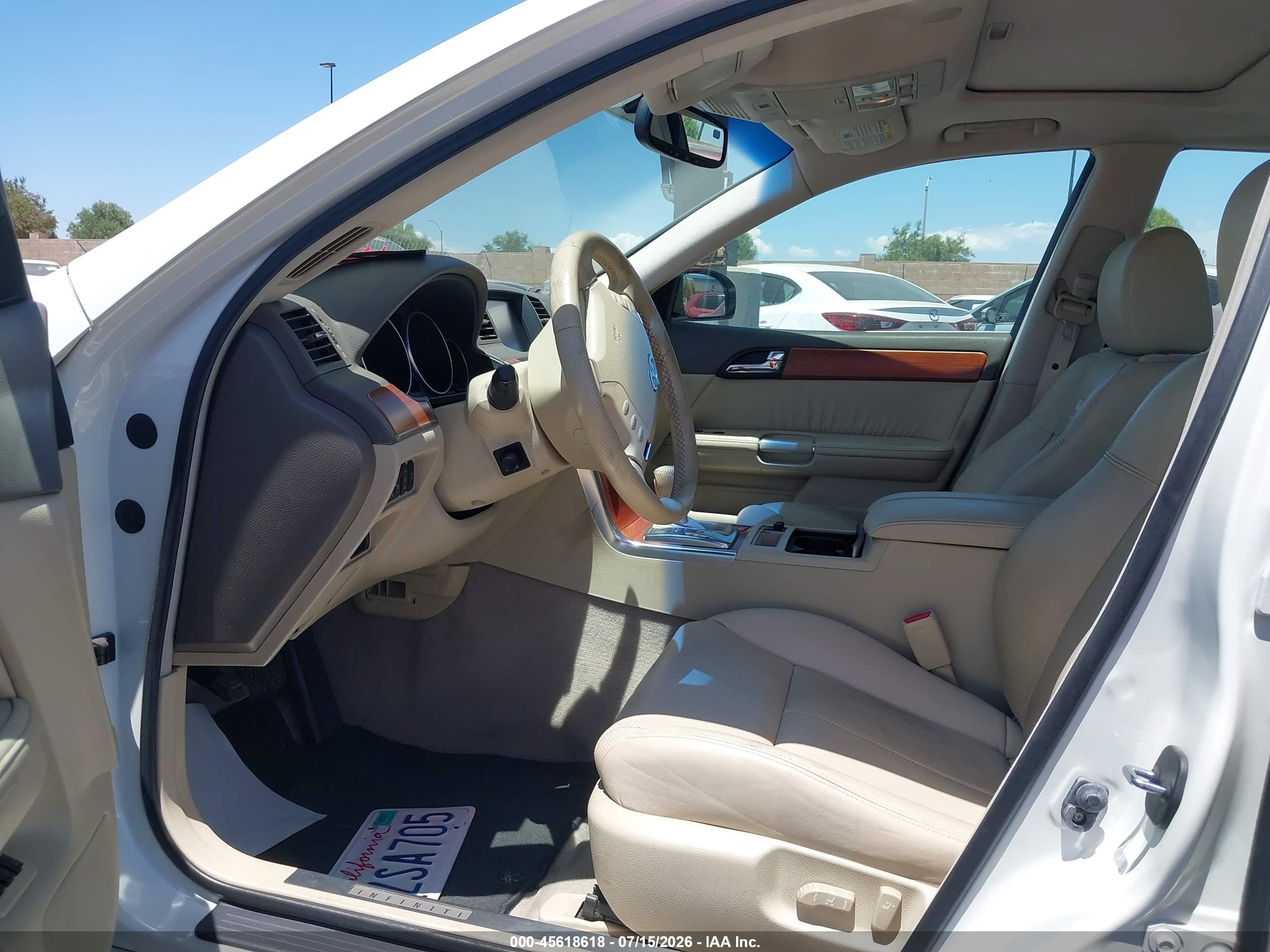 2007 Infiniti M35   White vin: JNKAY01E07M307483