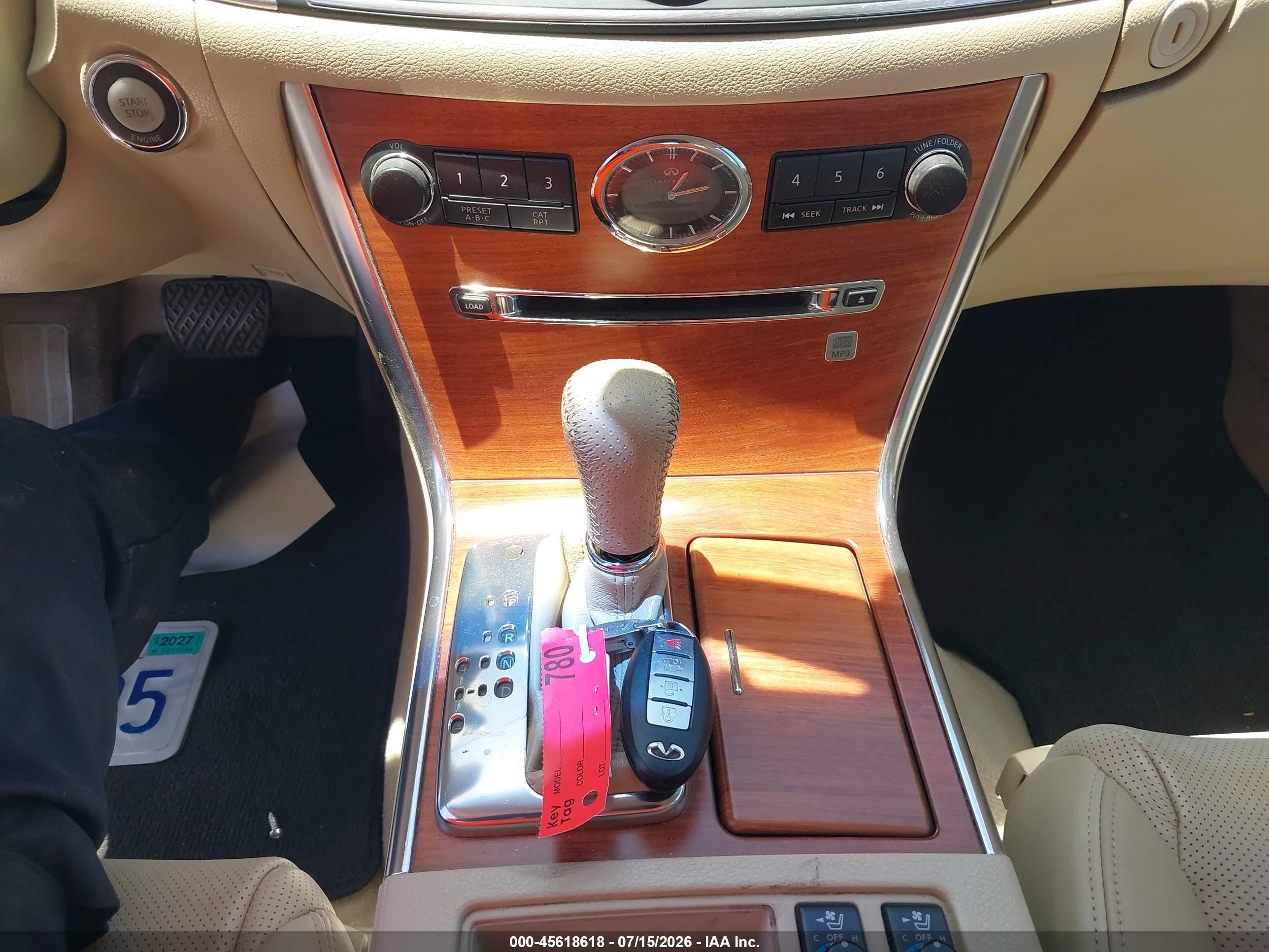 2007 Infiniti M35   White vin: JNKAY01E07M307483