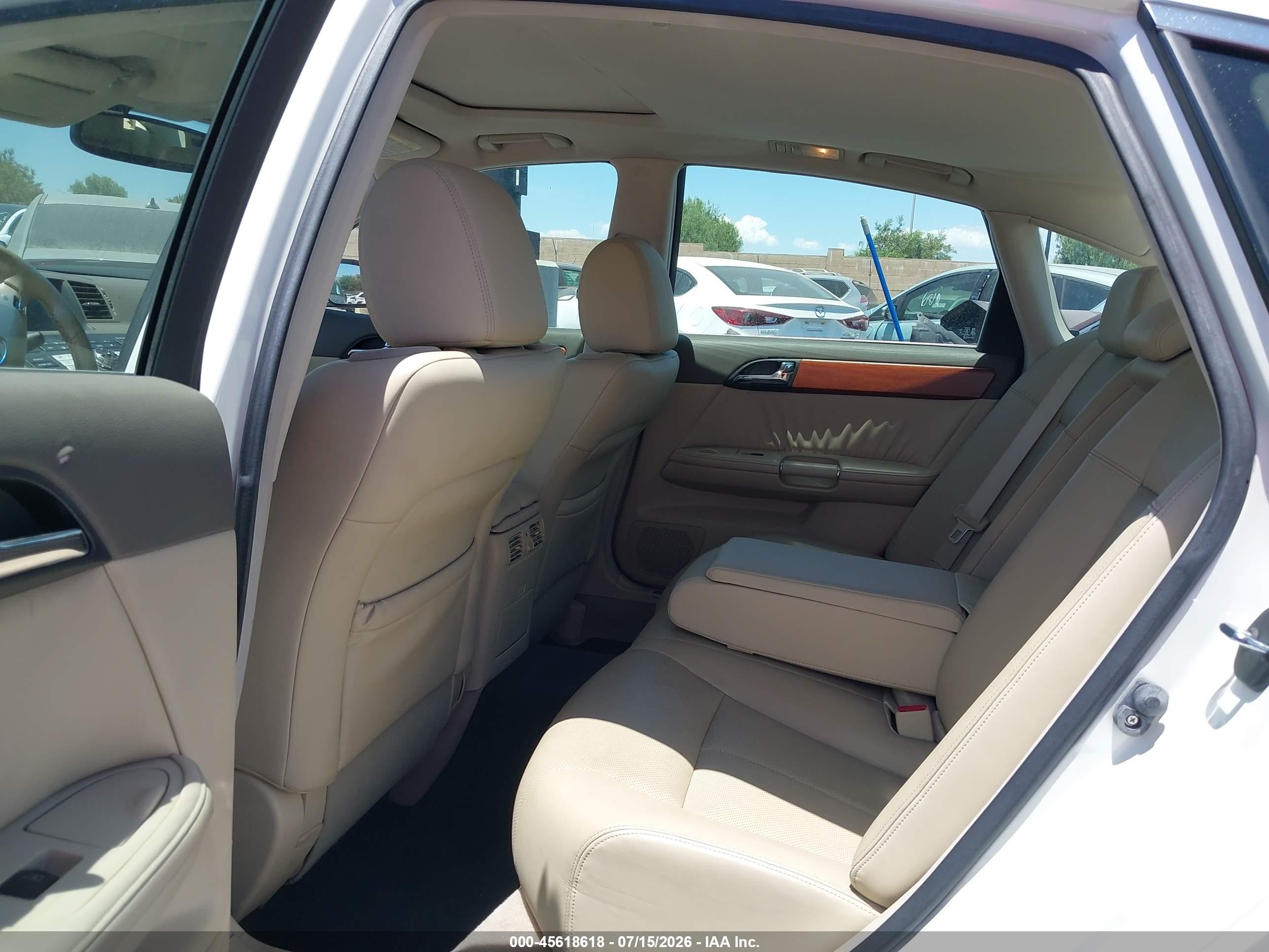 2007 Infiniti M35   White vin: JNKAY01E07M307483
