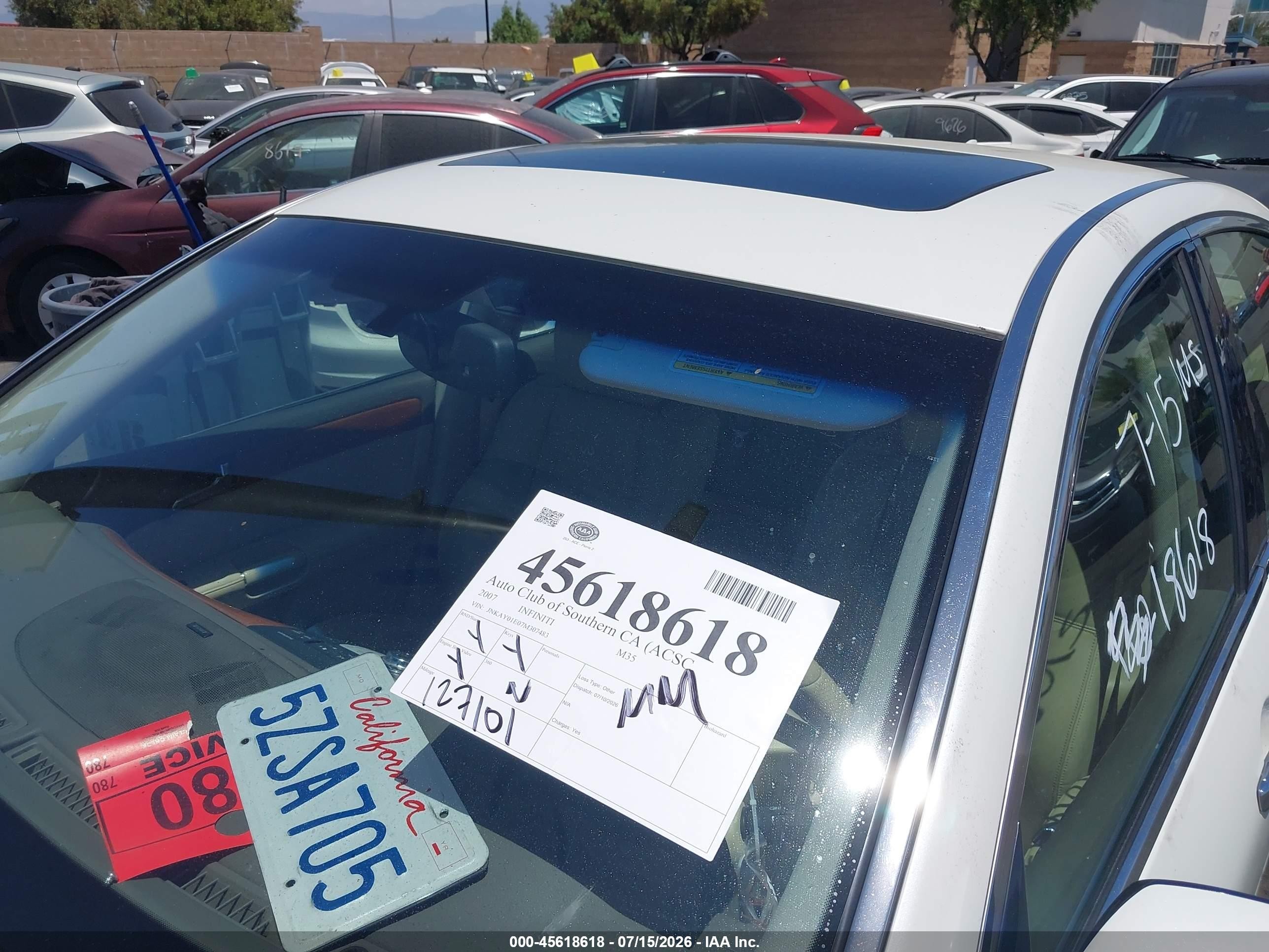 2007 Infiniti M35   White vin: JNKAY01E07M307483
