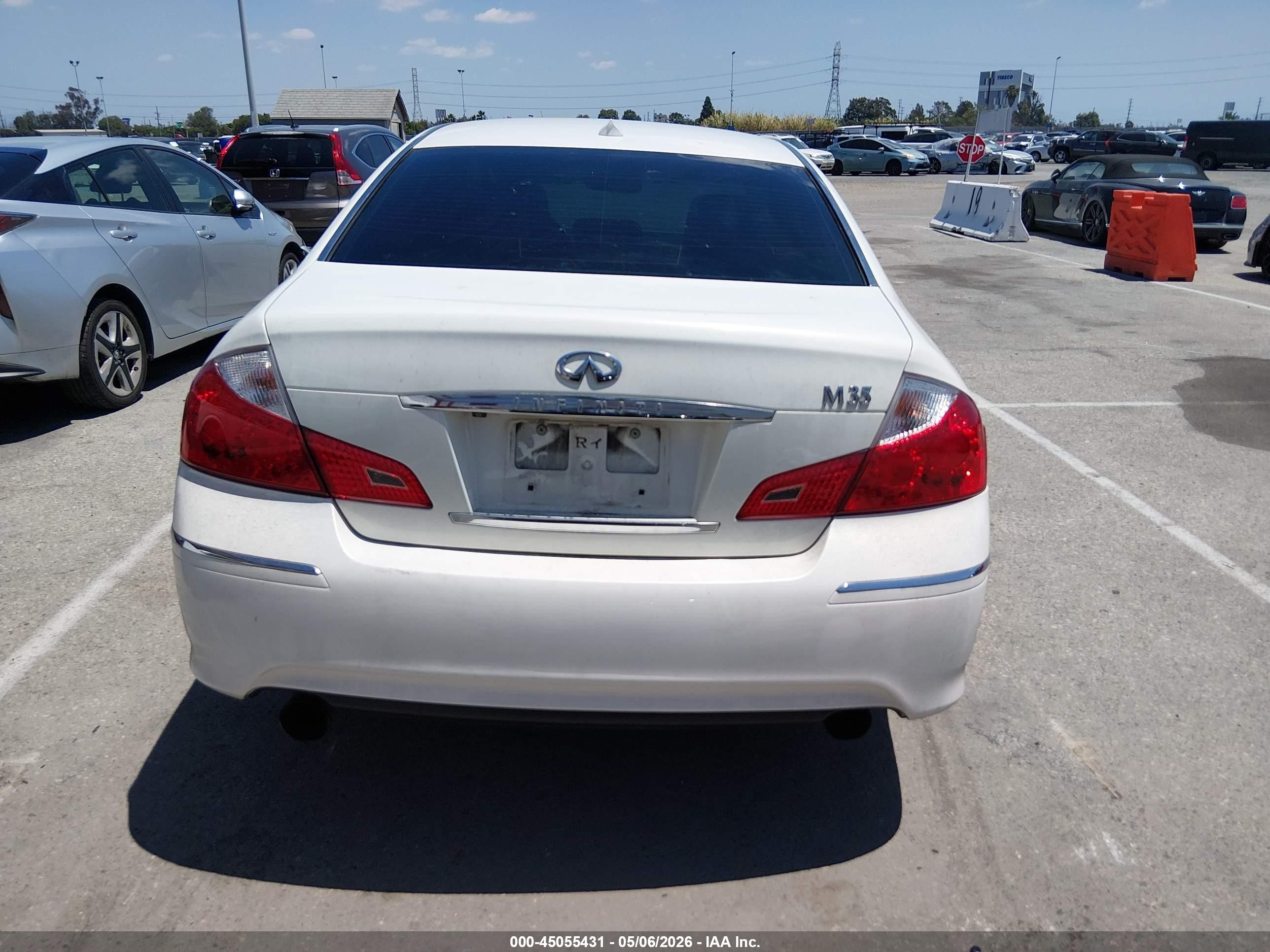 2008 Infiniti M35   Белый vin: JNKAY01E08M607977