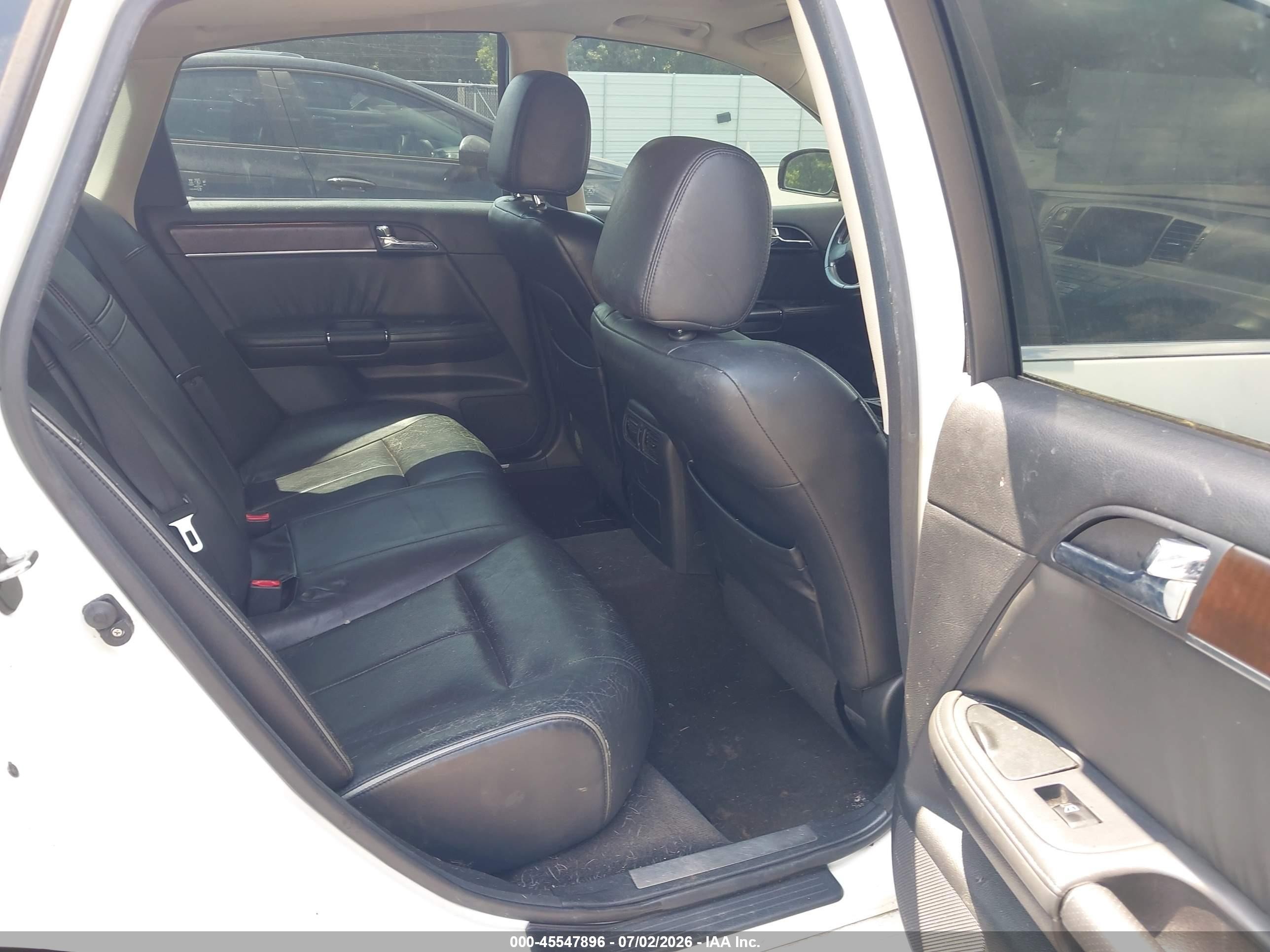 2008 Infiniti M35   White vin: JNKAY01E28M600125