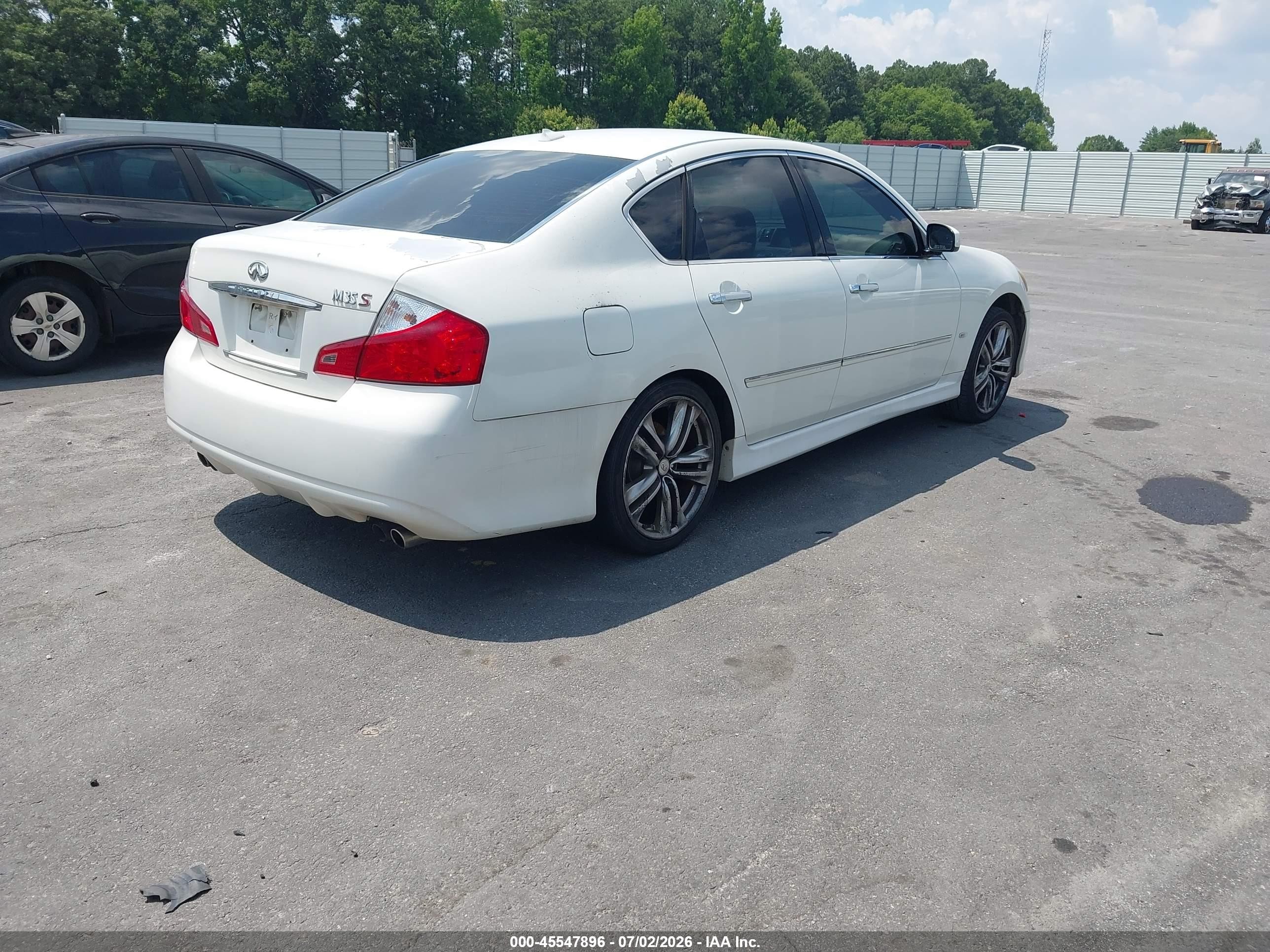 2008 Infiniti M35   White vin: JNKAY01E28M600125