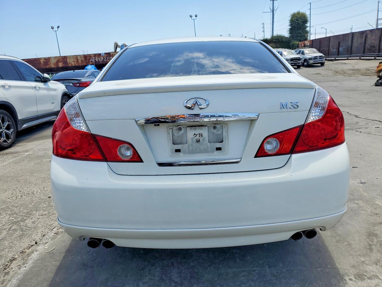 2007 Infiniti M35 Base White vin: JNKAY01E97M309233