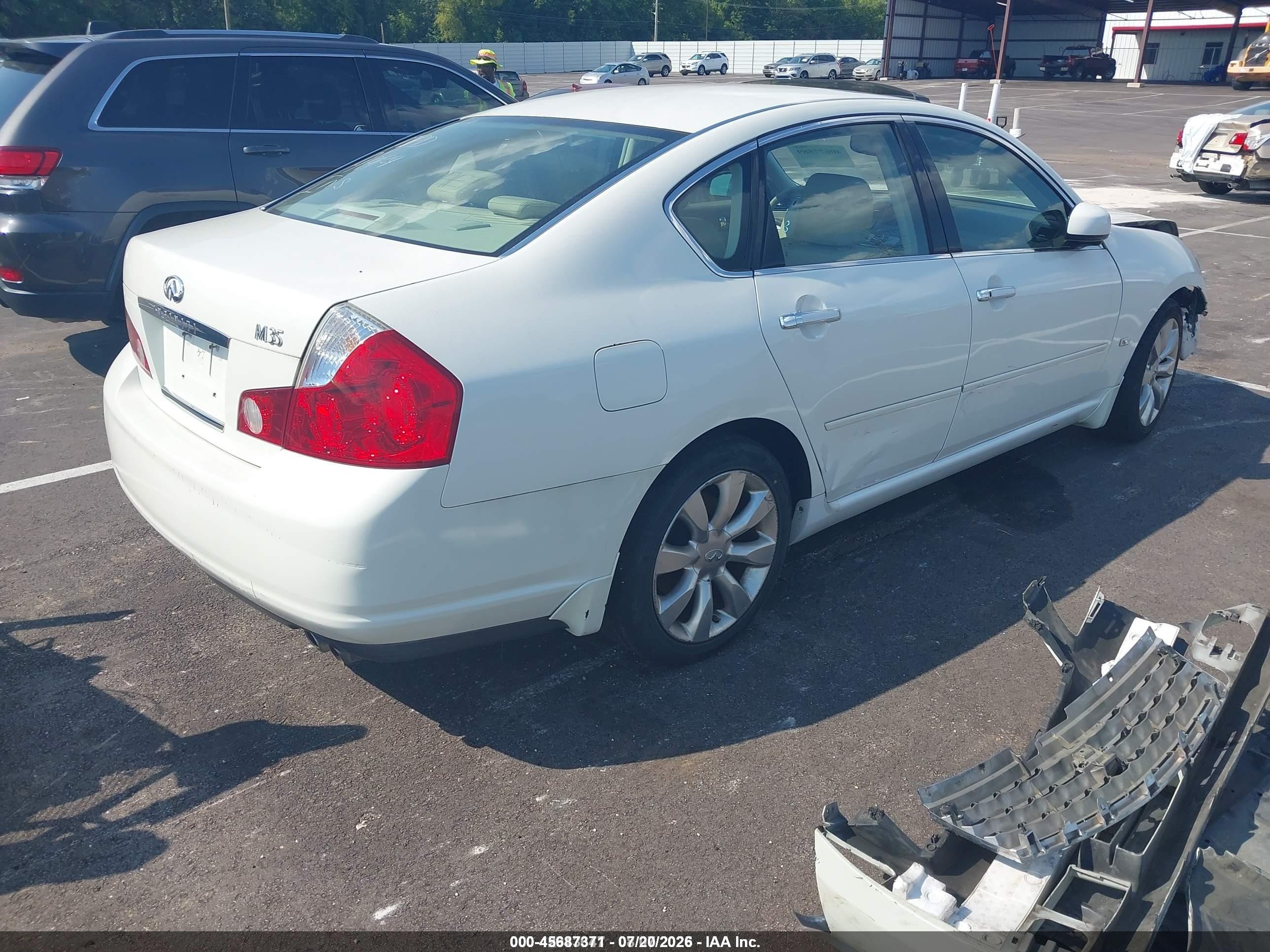 2007 Infiniti M35   White vin: JNKAY01E97M311743