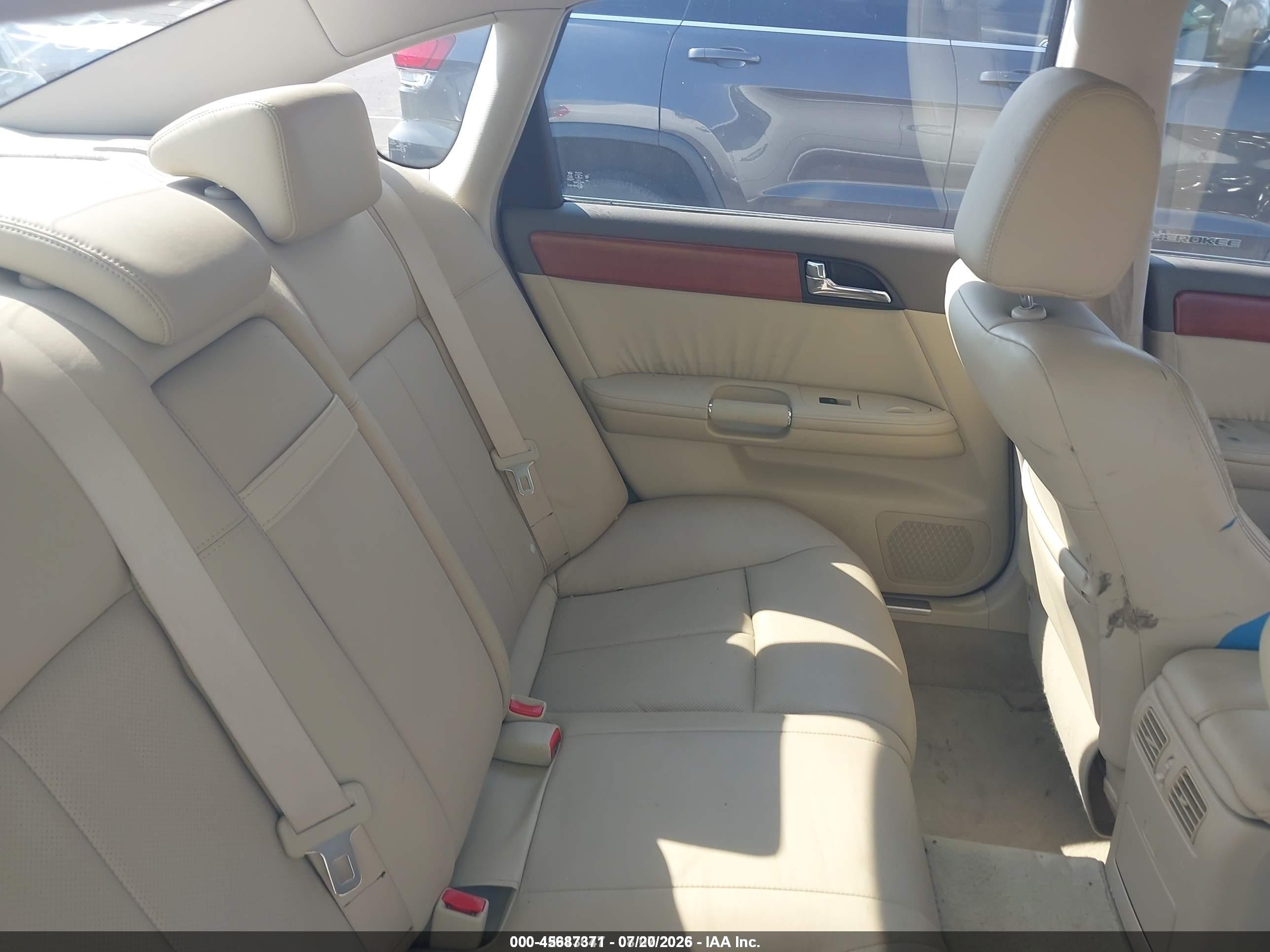 2007 Infiniti M35   White vin: JNKAY01E97M311743