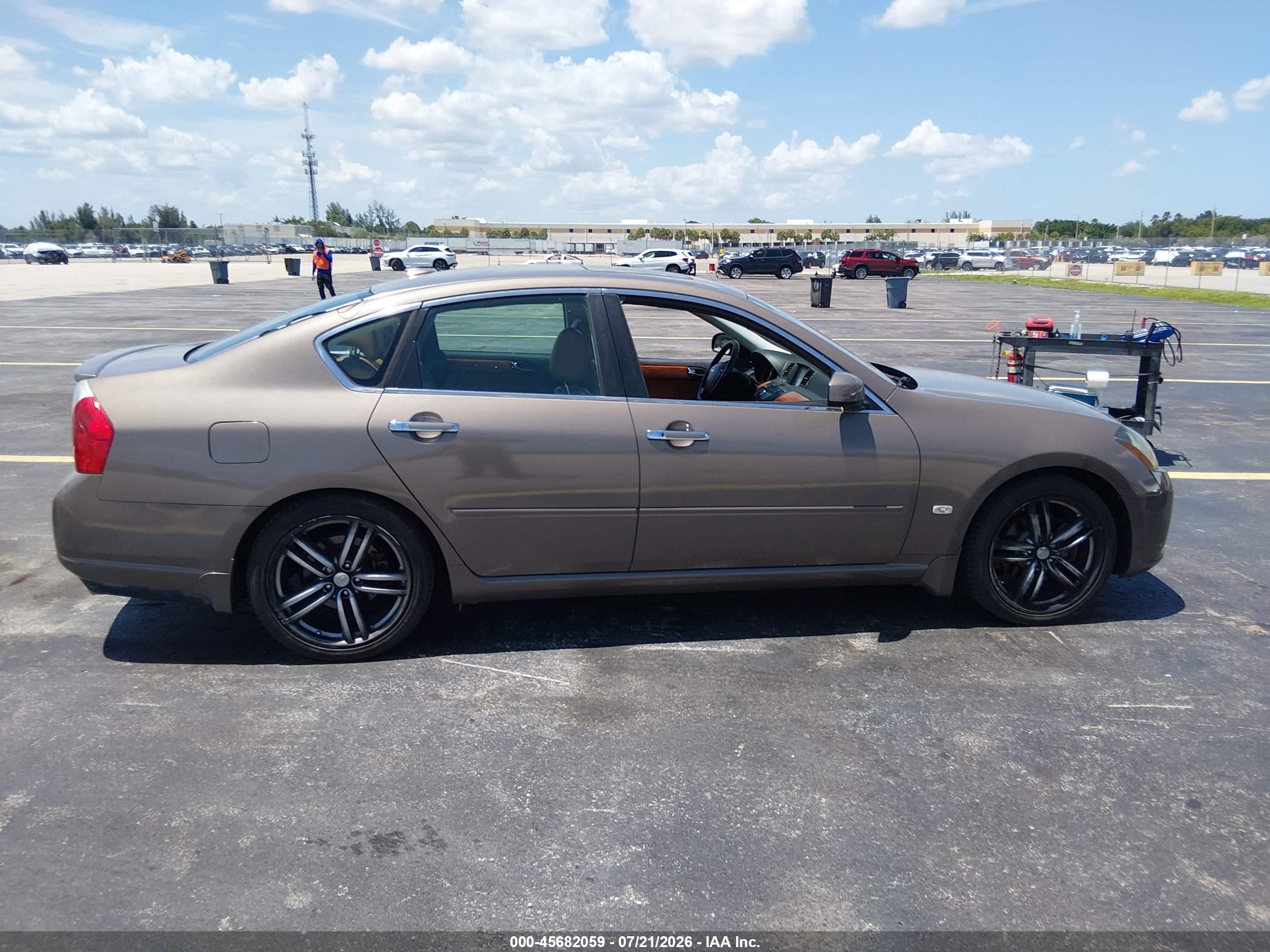 2006 Infiniti M35 Sport Cream vin: JNKAY01EX6M103160