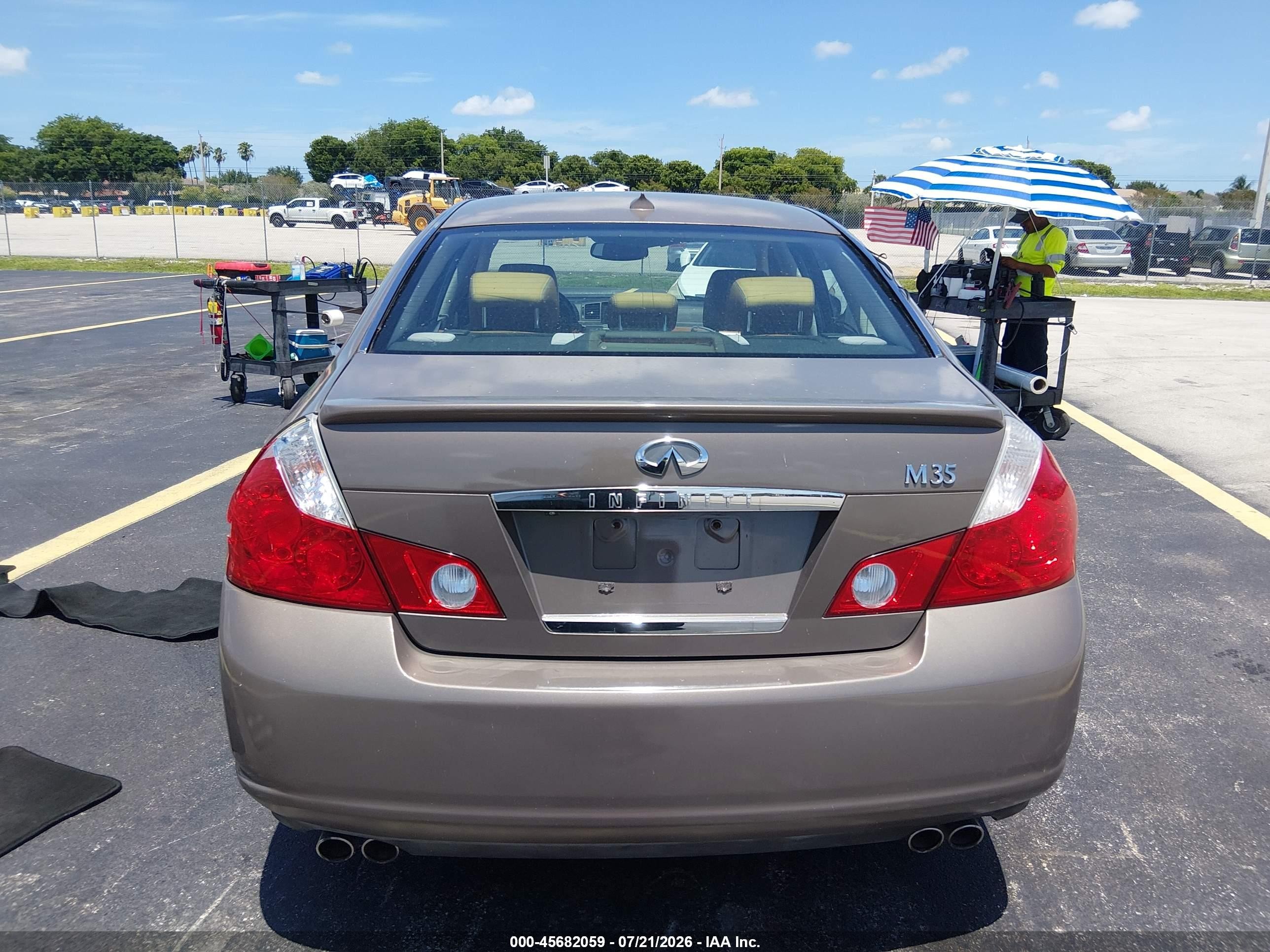 2006 Infiniti M35 Sport Cream vin: JNKAY01EX6M103160