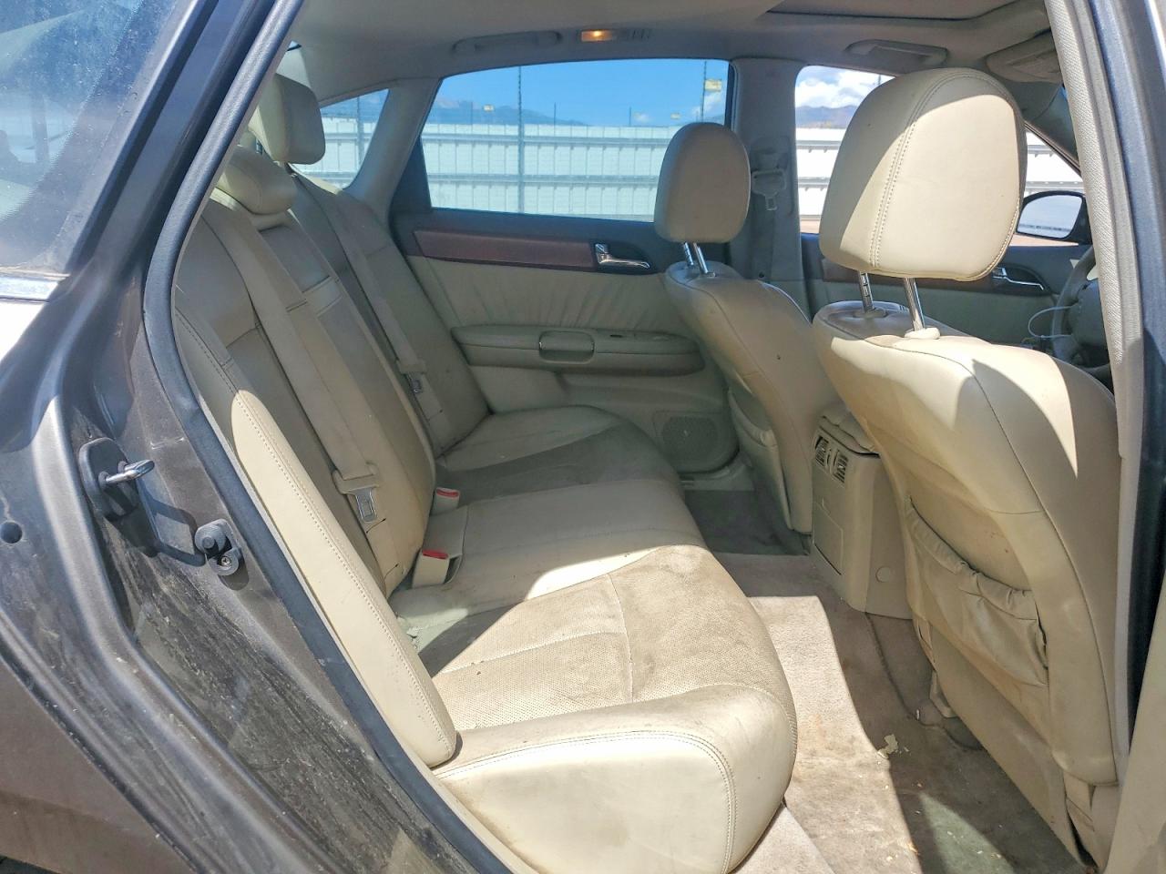 2006 Infiniti M35 Base Gold vin: JNKAY01F26M266409