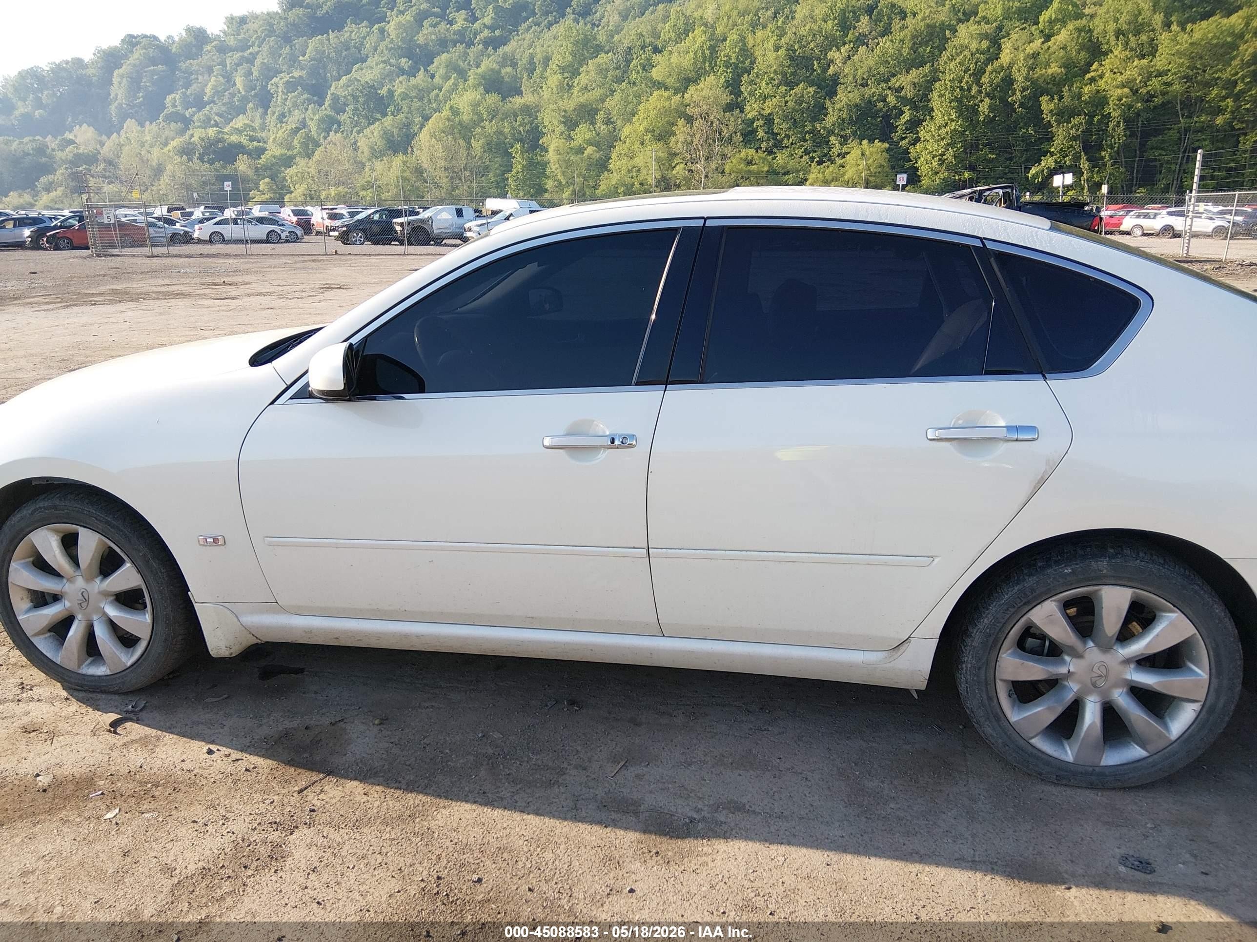 2007 Infiniti M35x   White vin: JNKAY01F37M462005