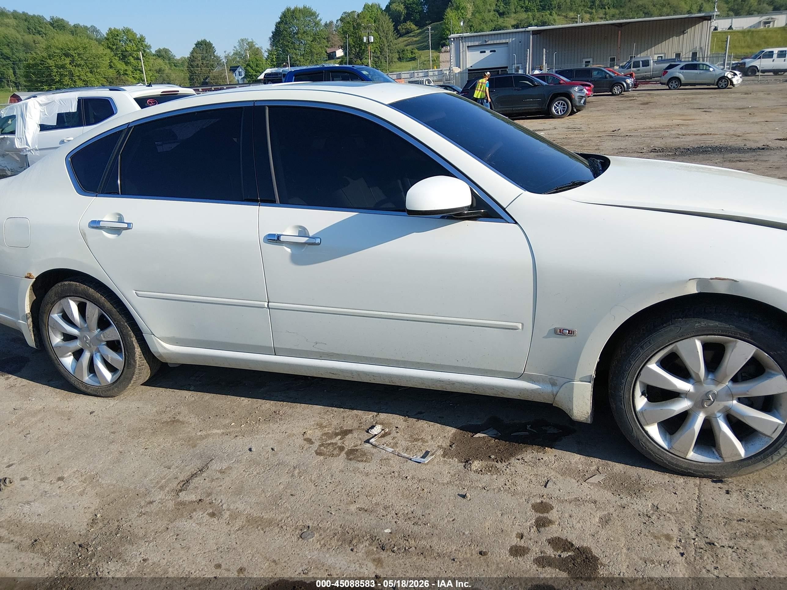 2007 Infiniti M35x   White vin: JNKAY01F37M462005