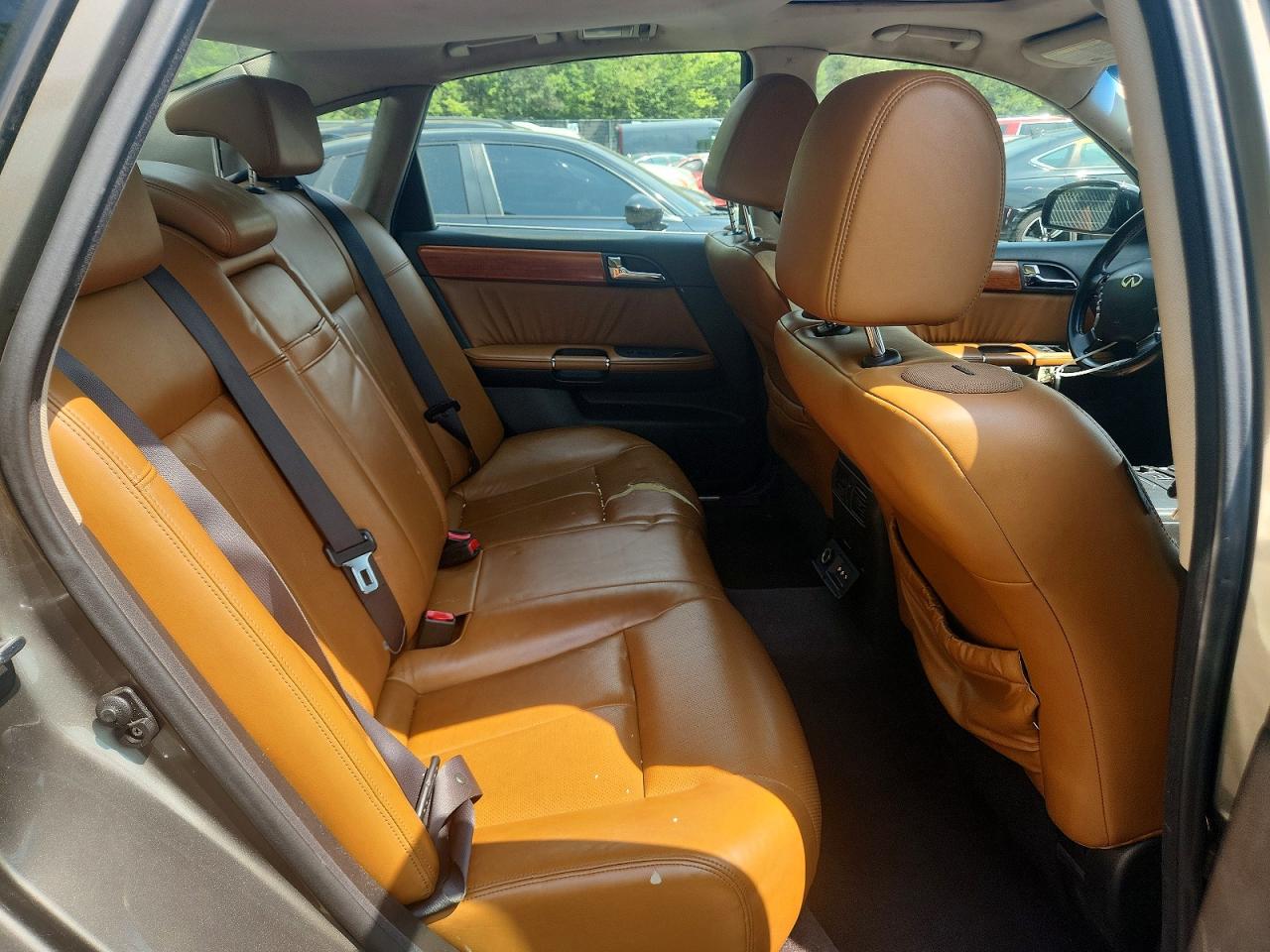 2006 Infiniti M35 Base Gold vin: JNKAY01F76M262159