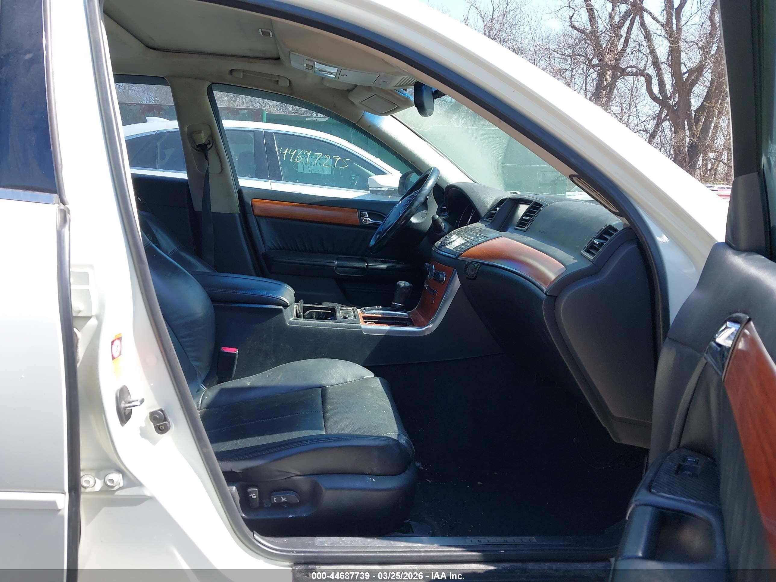 2006 Infiniti M35x   White vin: JNKAY01FX6M252791