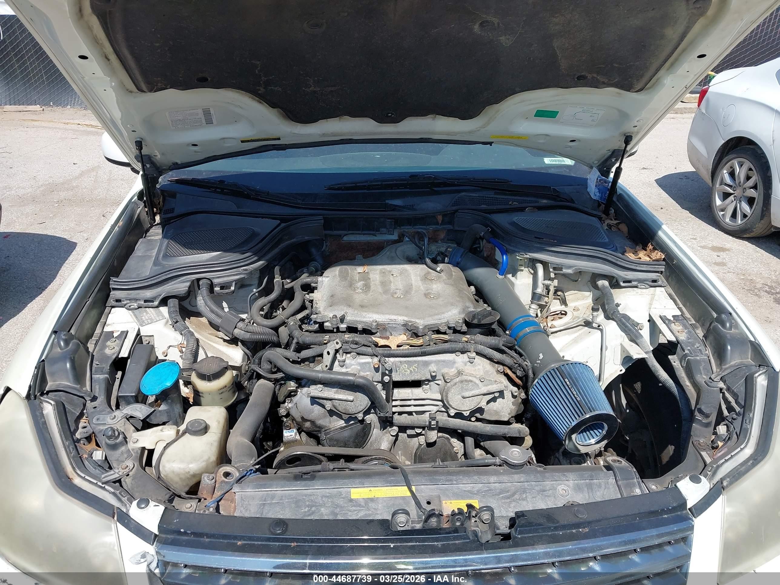 2006 Infiniti M35x   White vin: JNKAY01FX6M252791