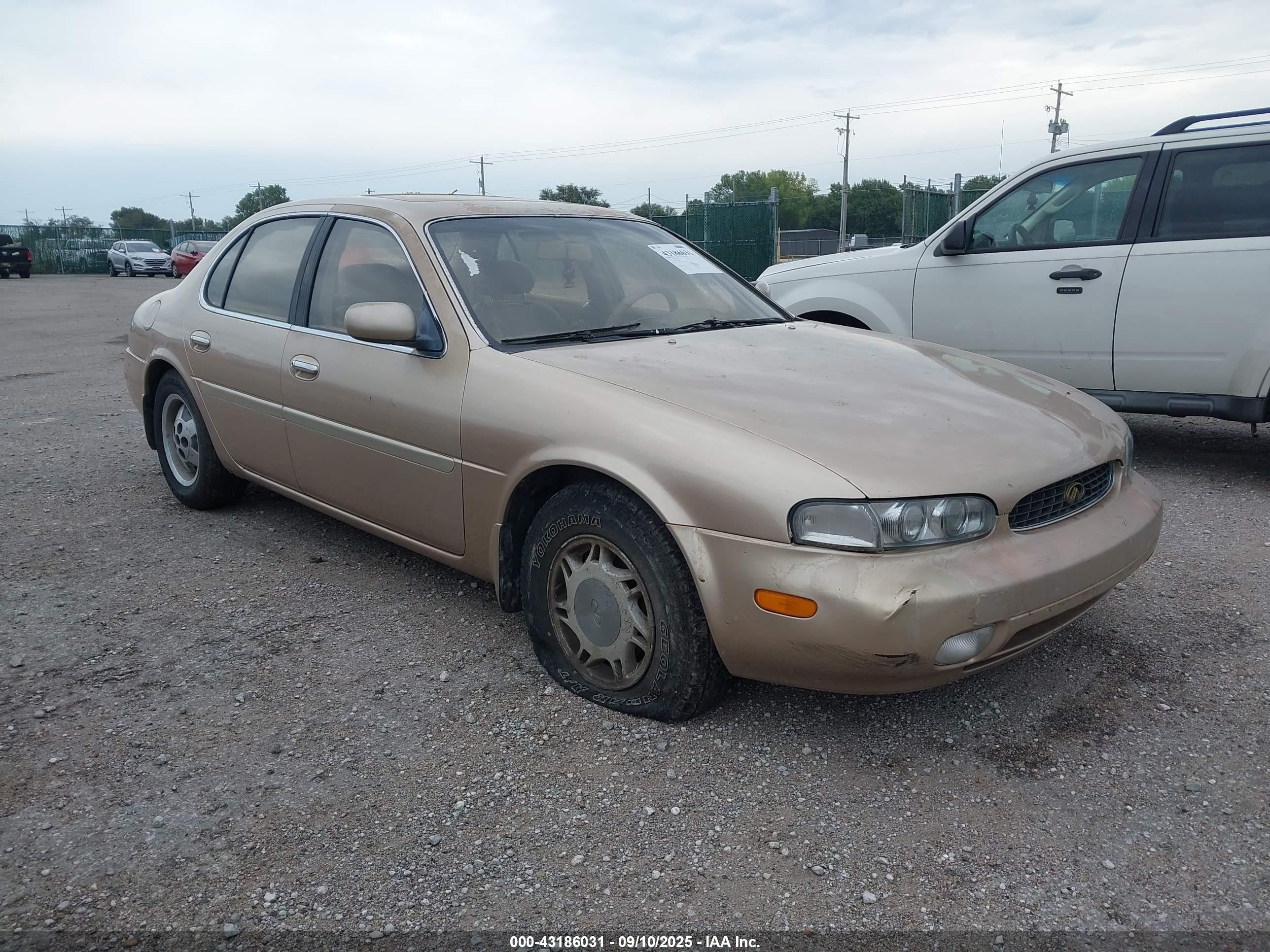 1993 Infiniti J30   Gold vin: JNKAY21D0PM012919