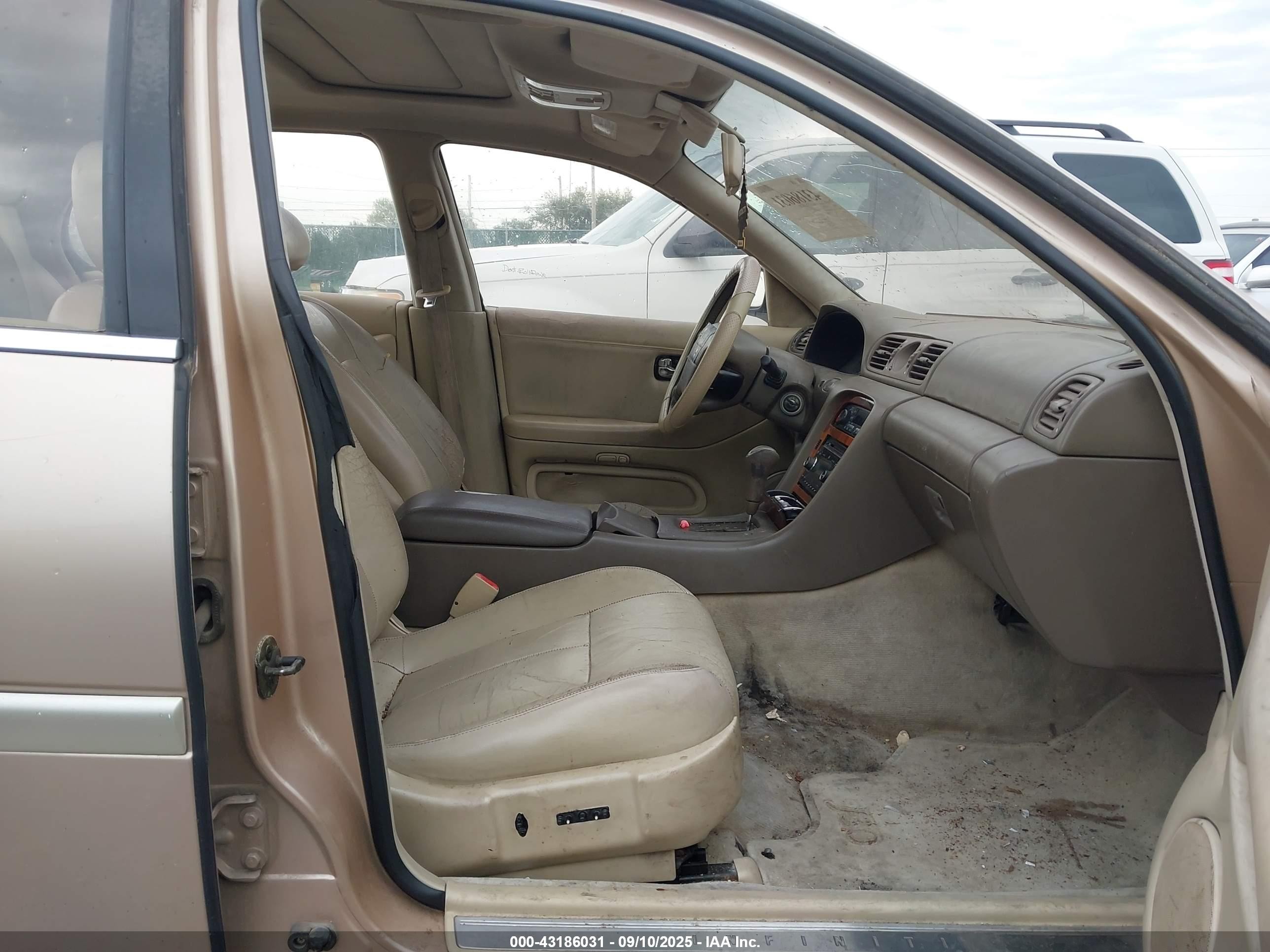 1993 Infiniti J30   Gold vin: JNKAY21D0PM012919