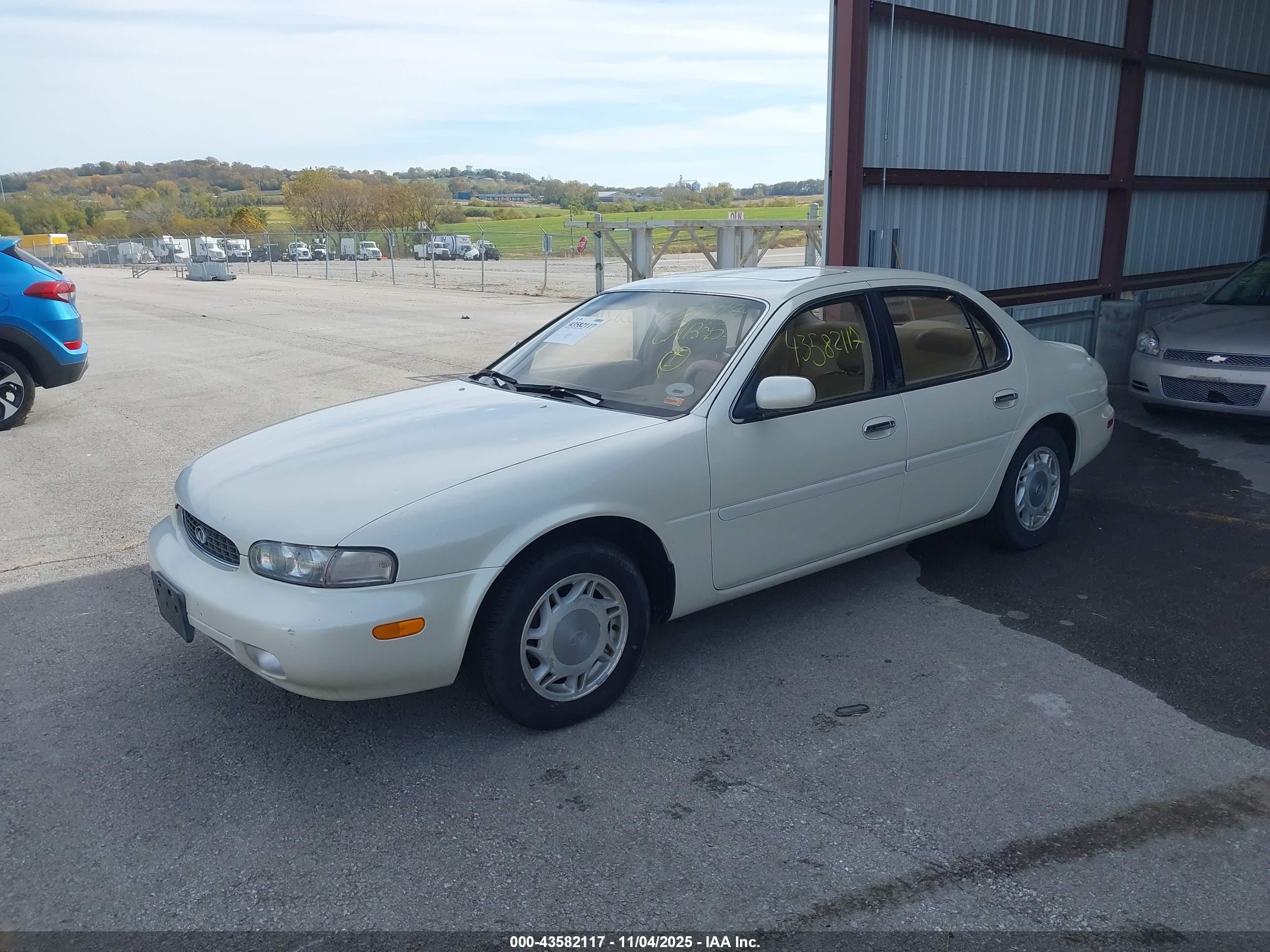 1995 Infiniti J30   White vin: JNKAY21D1SM205072