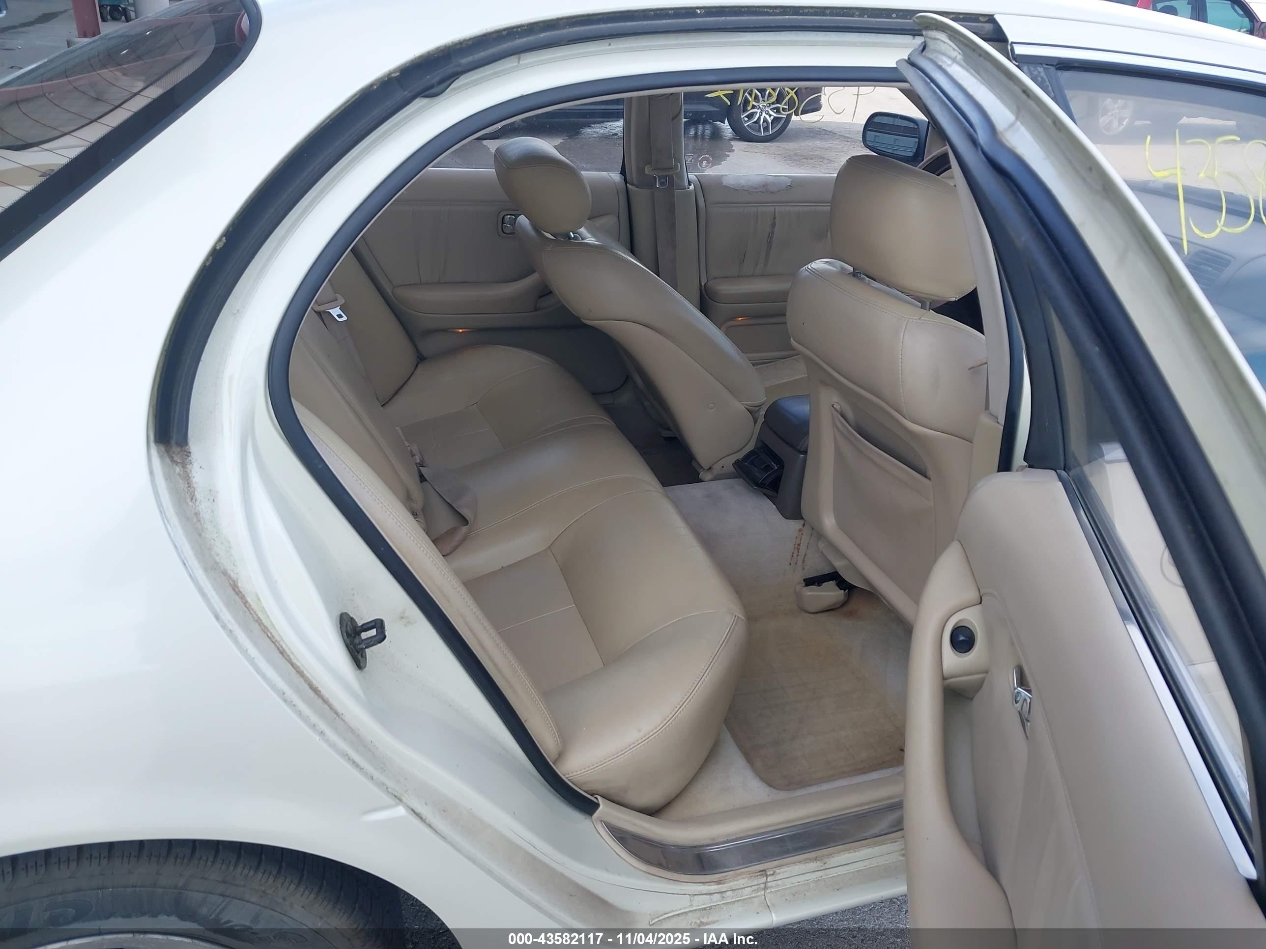 1995 Infiniti J30   White vin: JNKAY21D1SM205072