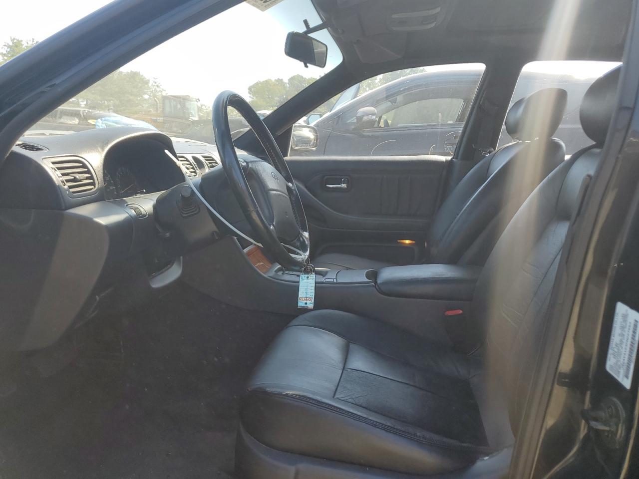1993 Infiniti J30    Black vin: JNKAY21D3PM007553