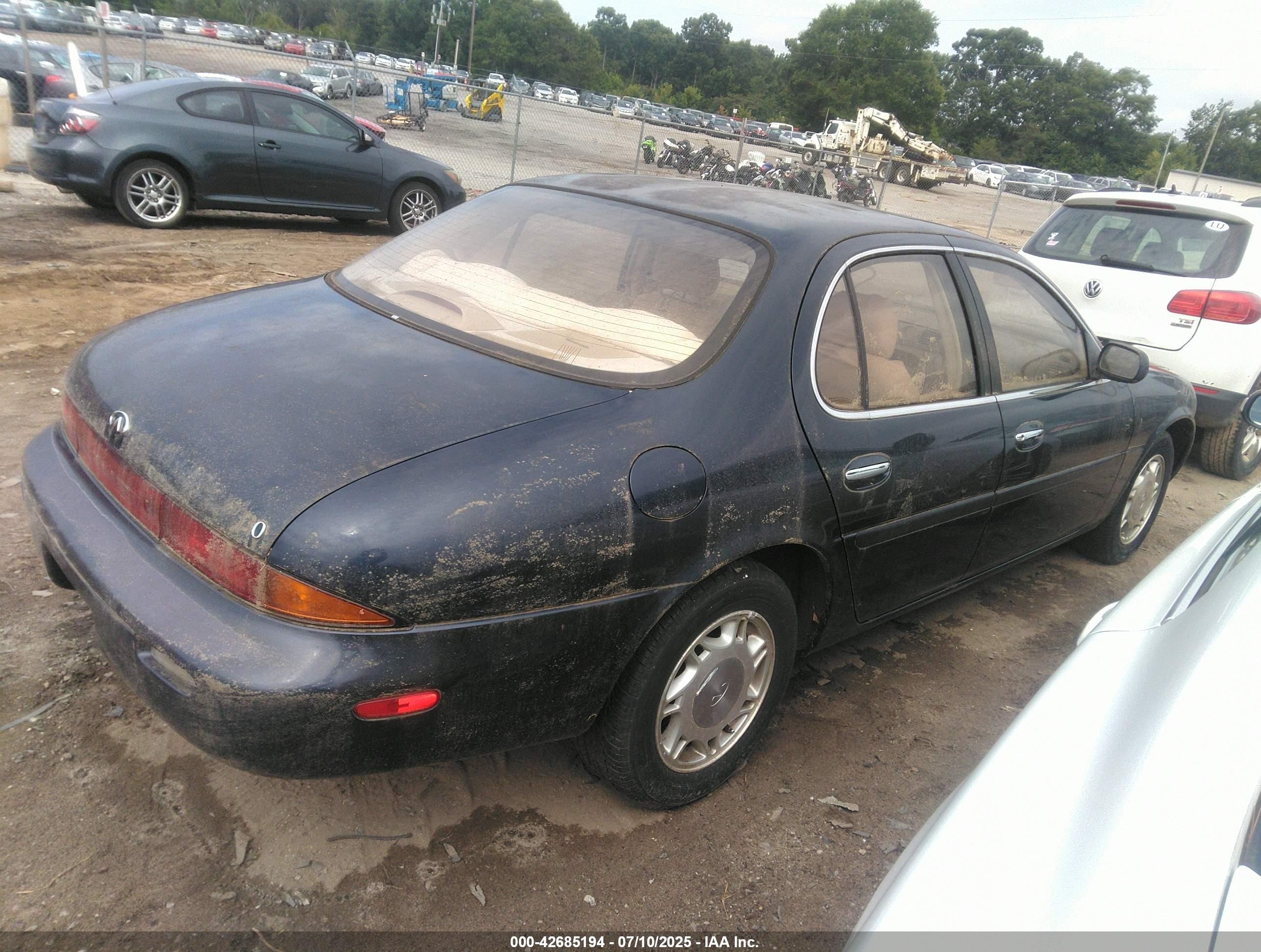 1993 Infiniti J30   Blue vin: JNKAY21DXPM014239