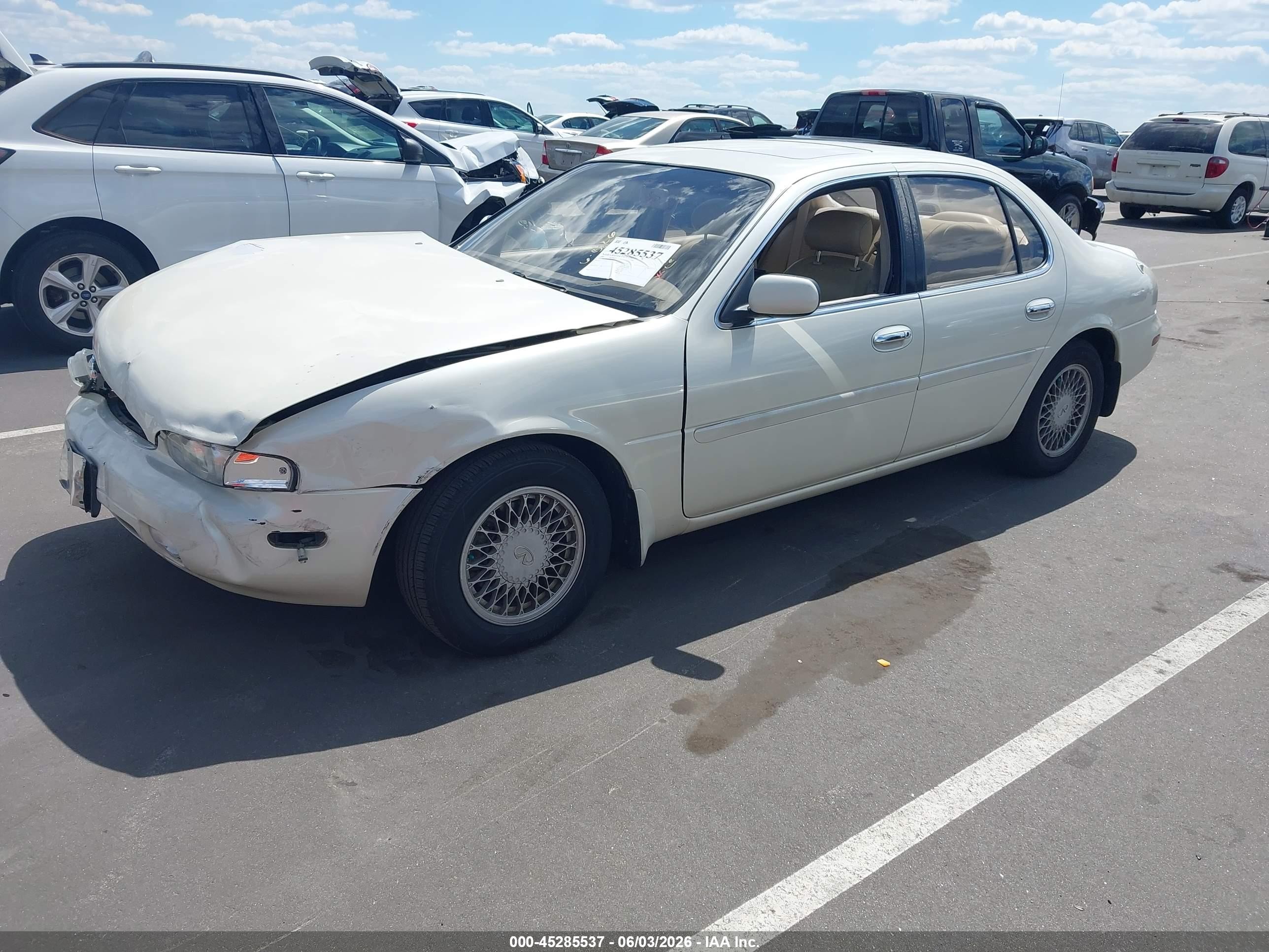 1995 Infiniti J30   White vin: JNKAY21DXSM200758