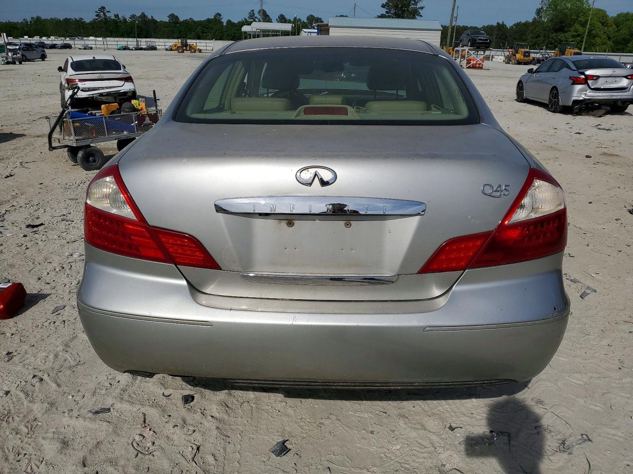 2005 Infiniti Q45 Base Серебряный vin: JNKBF01A35M101188