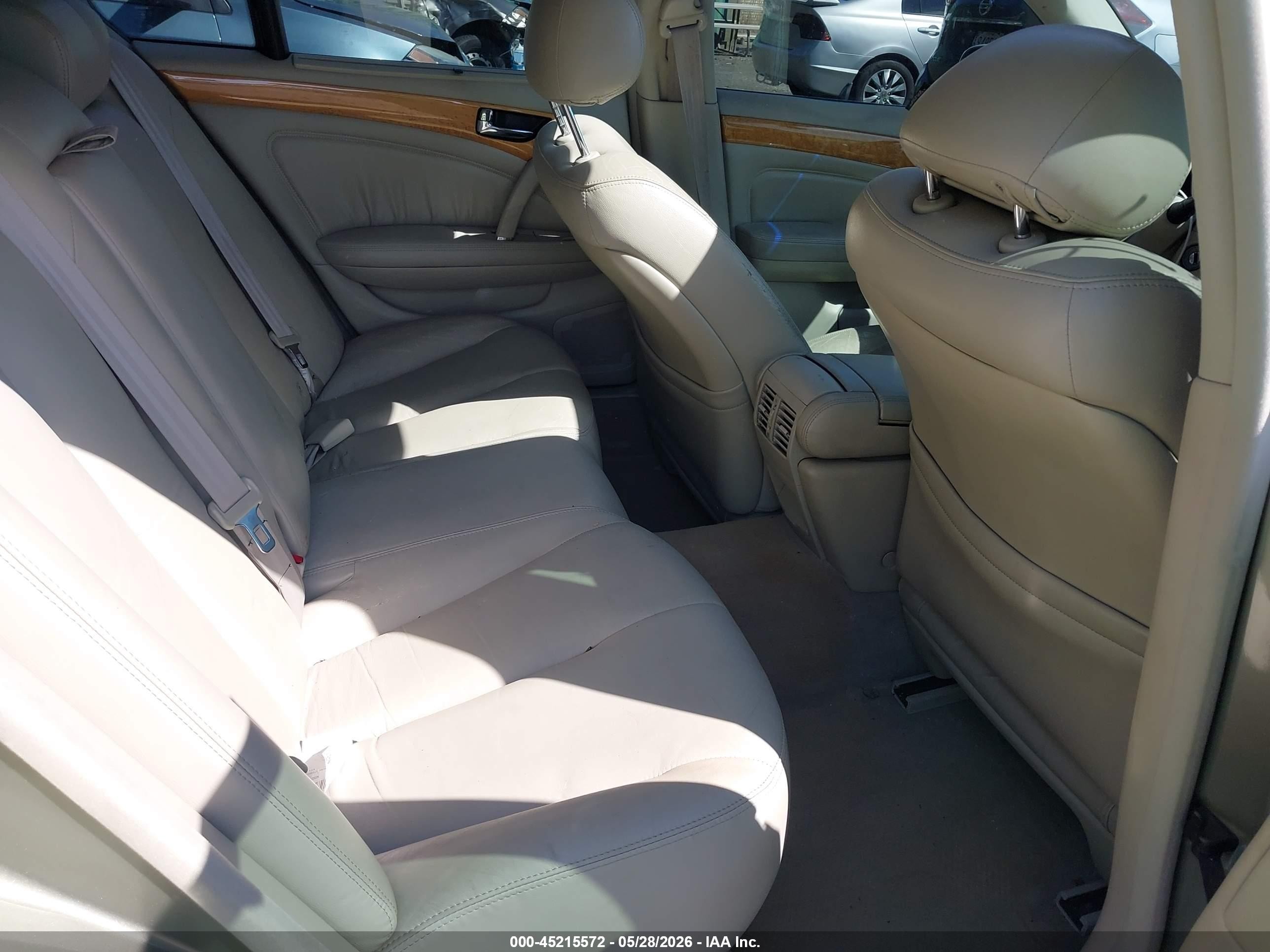 2002 Infiniti Q45 Luxury Champagne vin: JNKBF01A42M005100