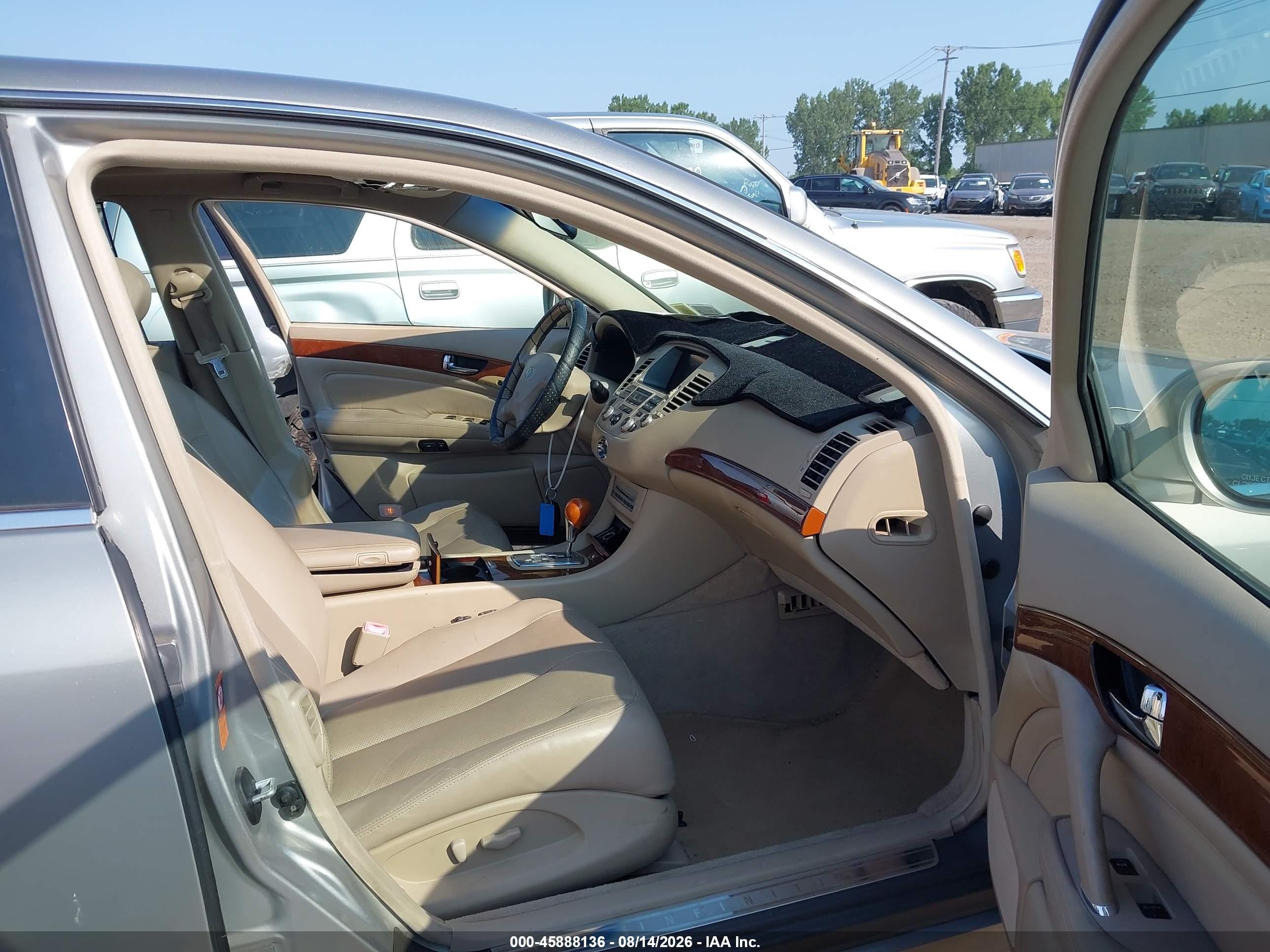 2004 Infiniti Q45 Premium Серебряный vin: JNKBF01A44M500075