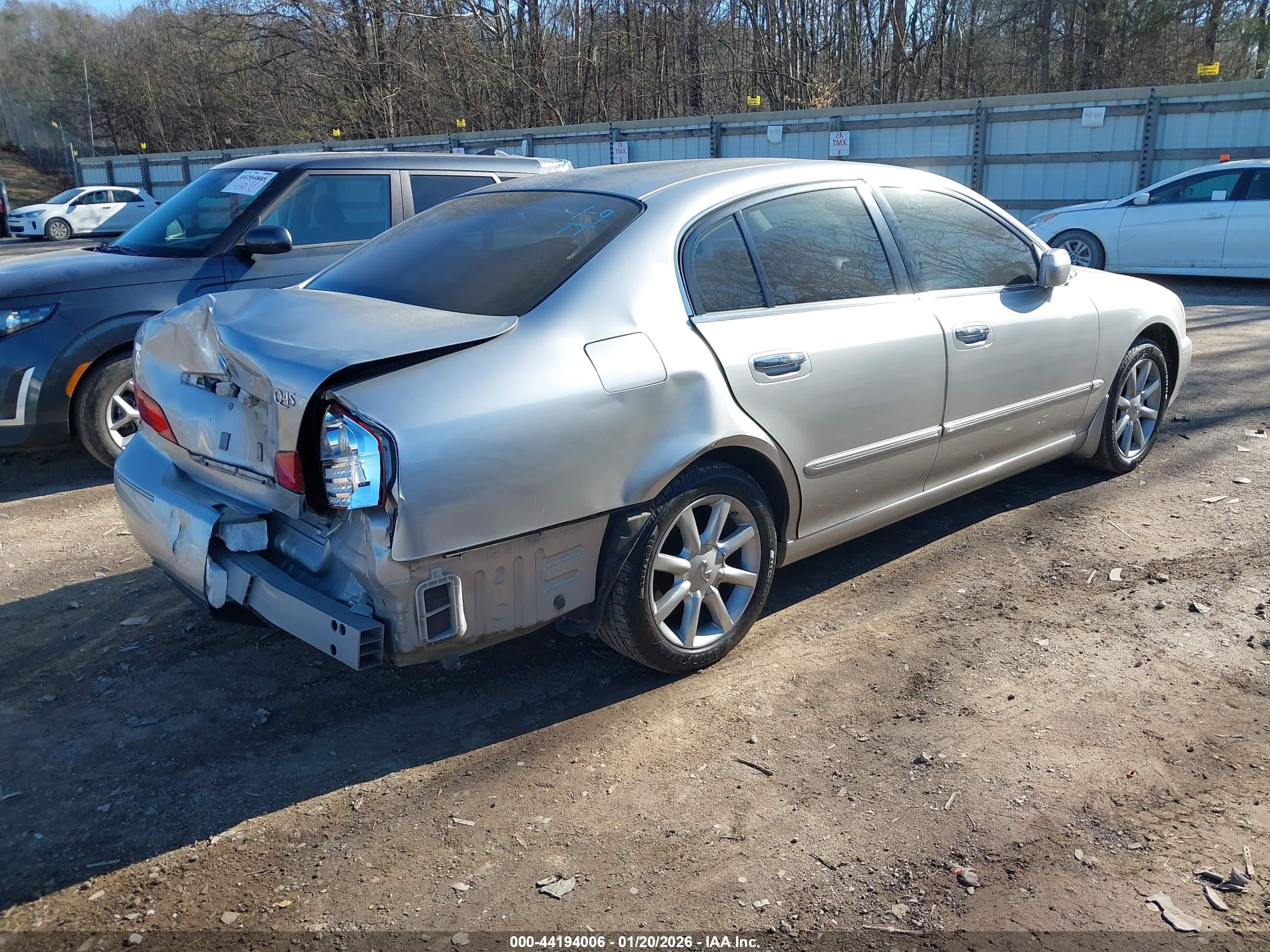 2005 Infiniti Q45   Silver vin: JNKBF01A55M100222