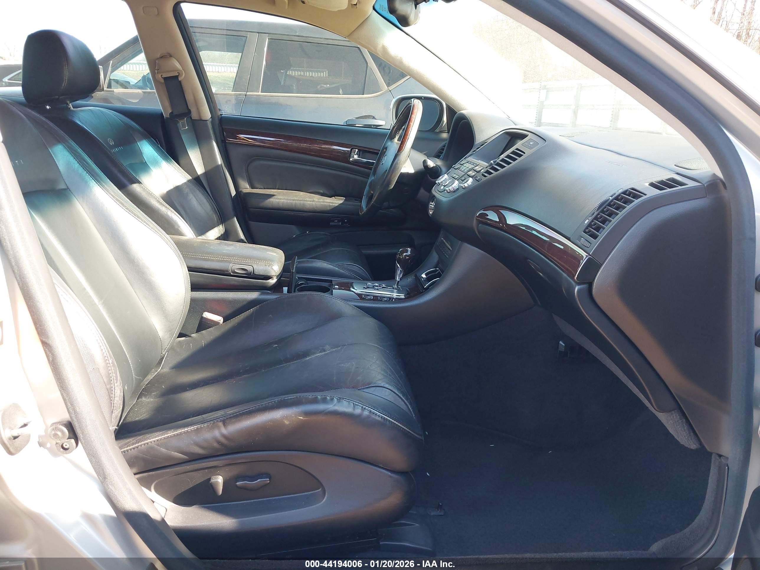 2005 Infiniti Q45   Silver vin: JNKBF01A55M100222