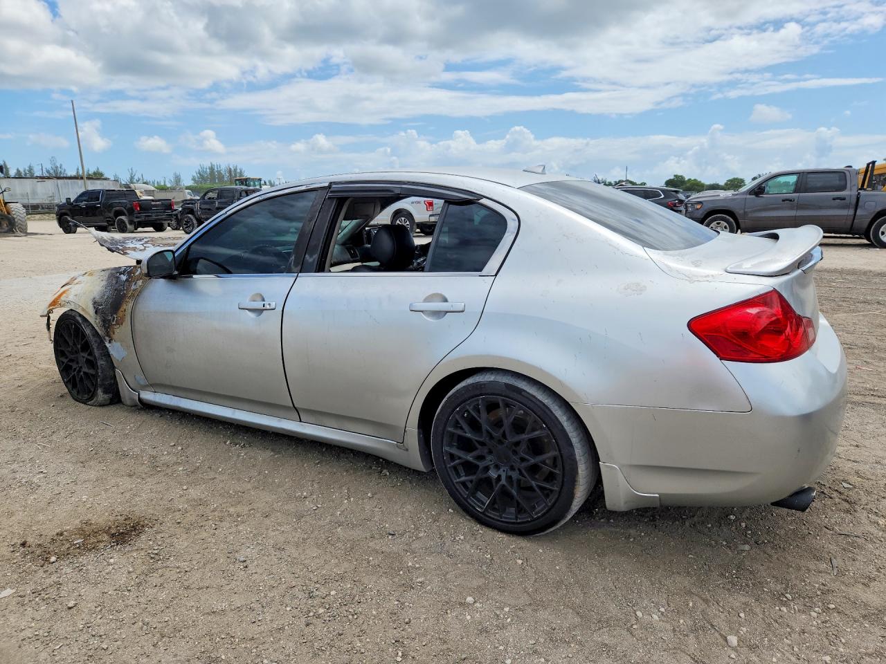 2007 Infiniti G35 Base Silver vin: JNKBV61E07M725364