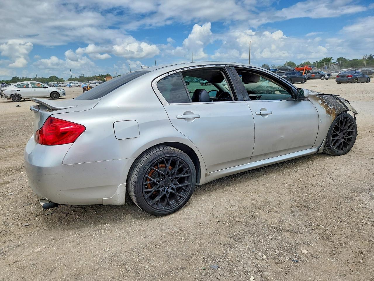 2007 Infiniti G35 Base Silver vin: JNKBV61E07M725364