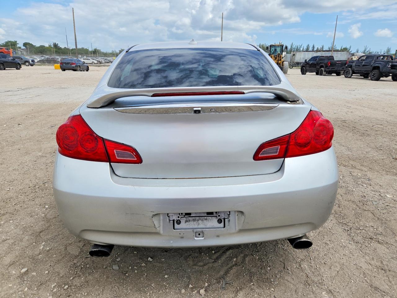 2007 Infiniti G35 Base Silver vin: JNKBV61E07M725364