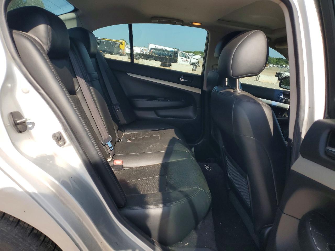 2007 Infiniti G35 Base Silver vin: JNKBV61E07M729883